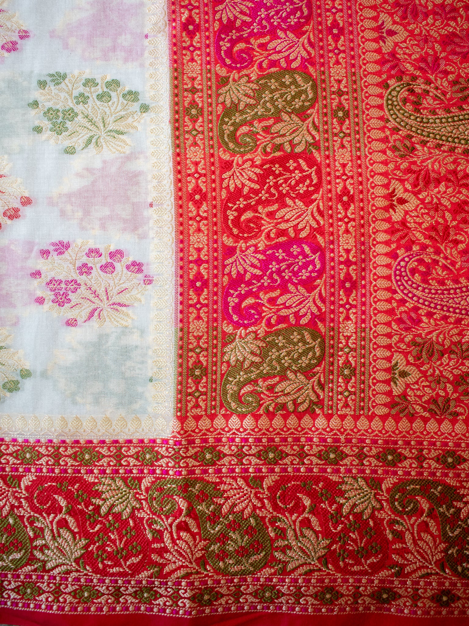 Banarasi Semi Georgette Saree With Resham Work and Border - White