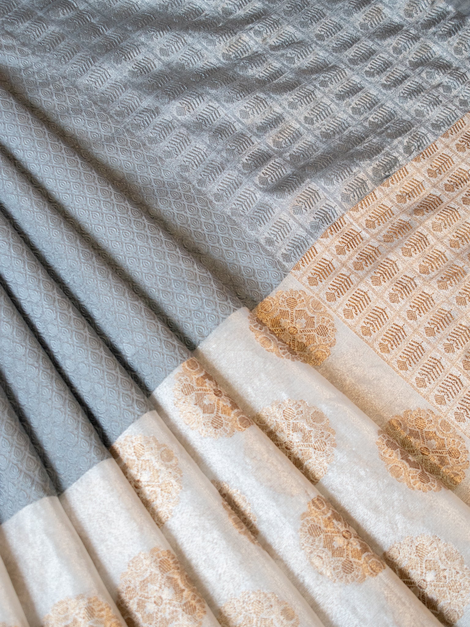 Banarasi Cotton Silk Saree With Skirt Border -Grey