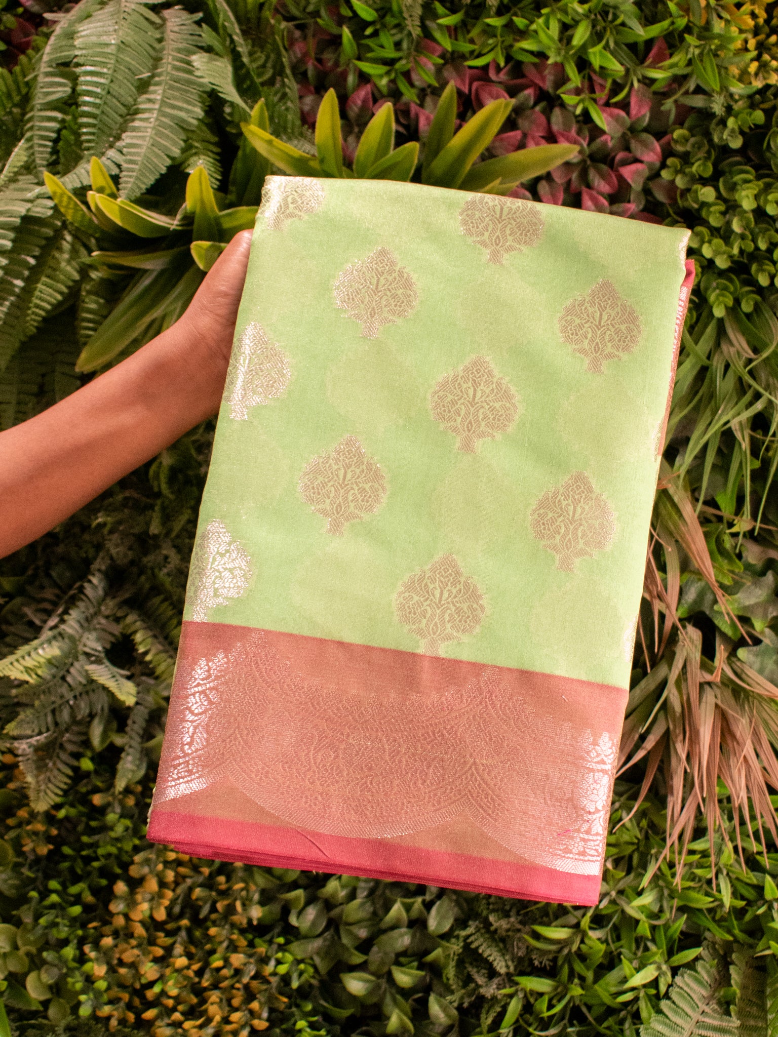 Banarasi Cotton Silk Saree With Buta & Contrast Border- Green