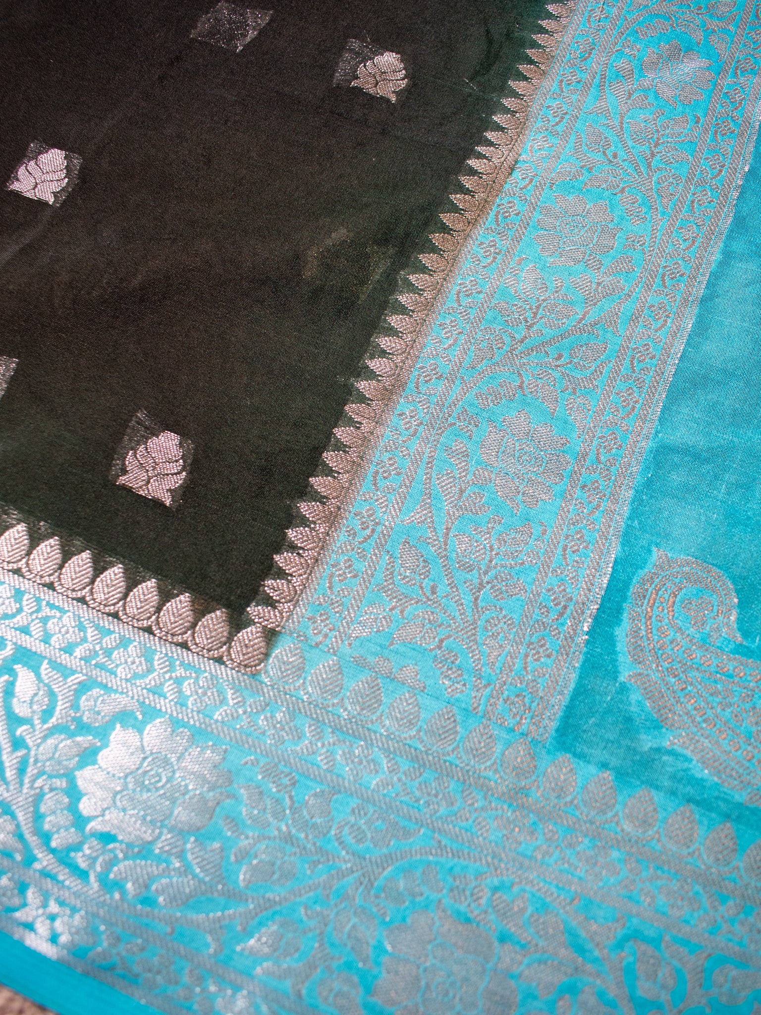 Banarasi Semi Georgette Saree With Zari Work and Border - Black