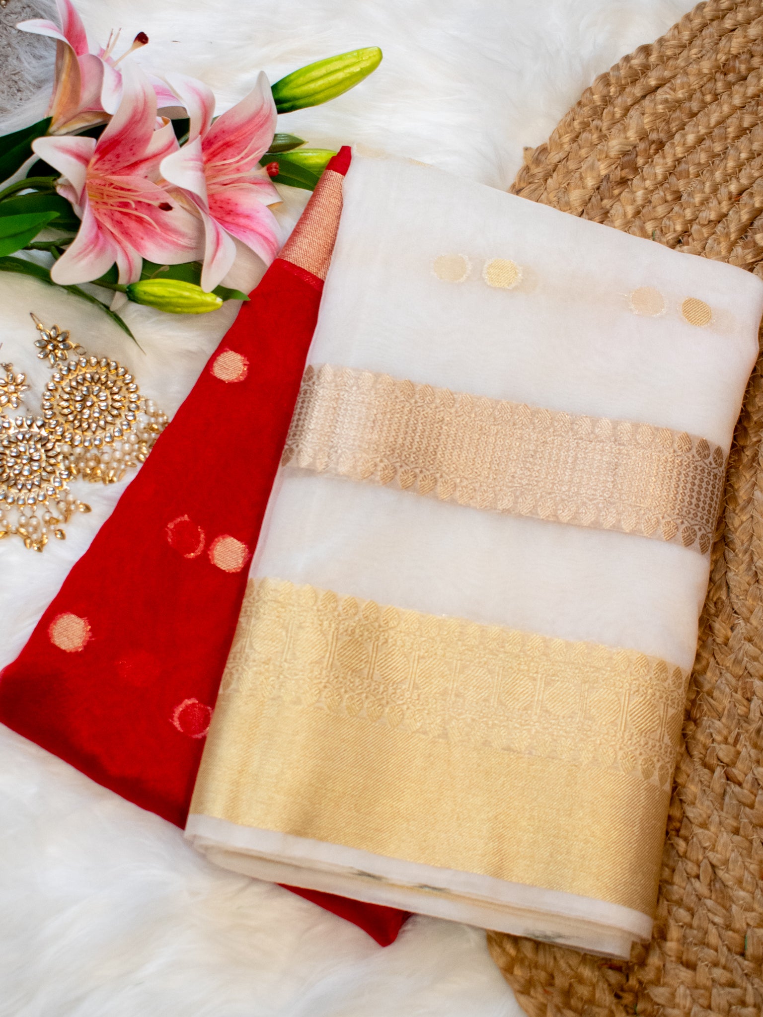 Banarasi Dual Shade Organza Saree With Weaving & Border - Red & White