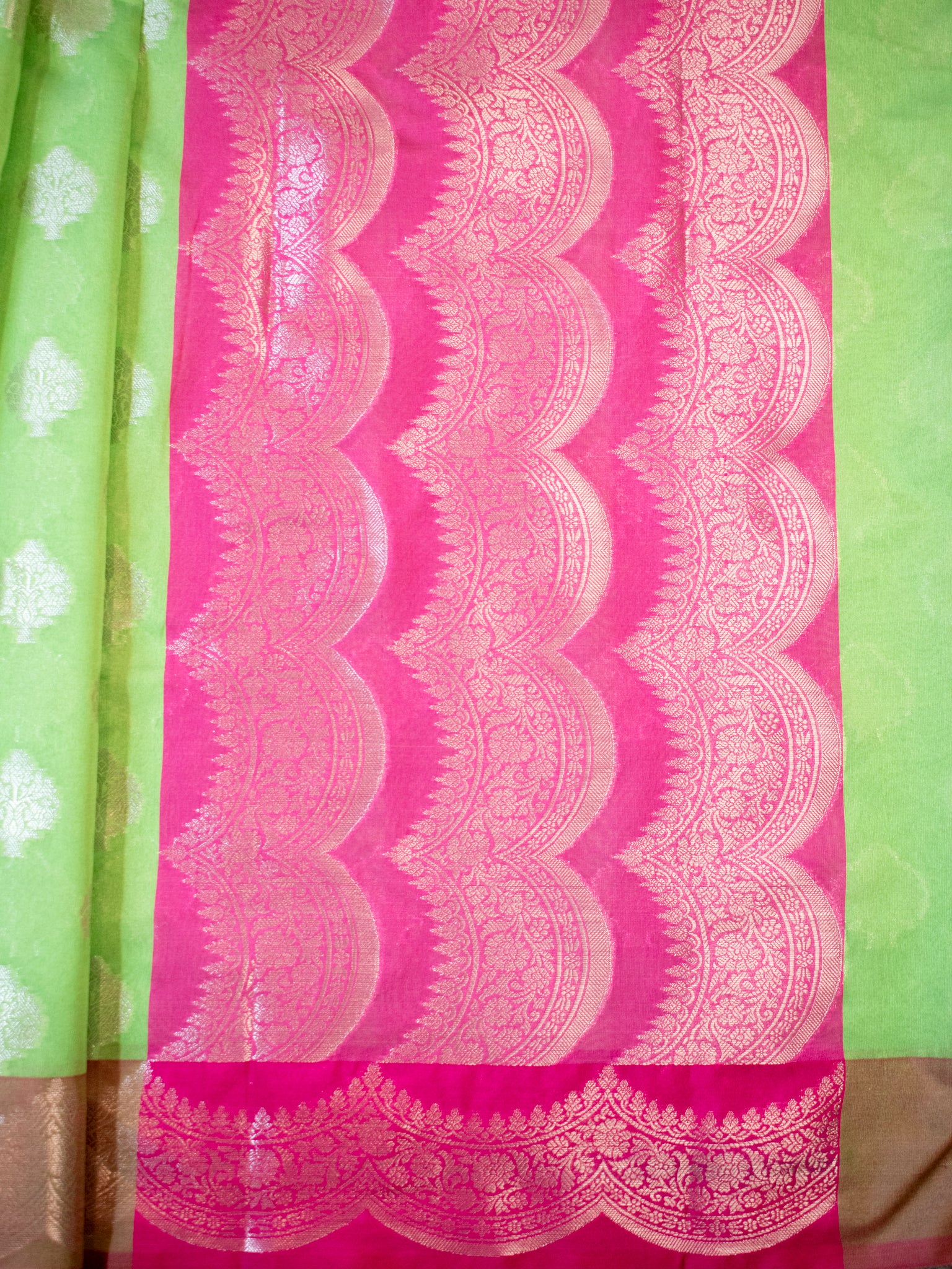 Banarasi Cotton Silk Saree With Buta & Contrast Border- Green