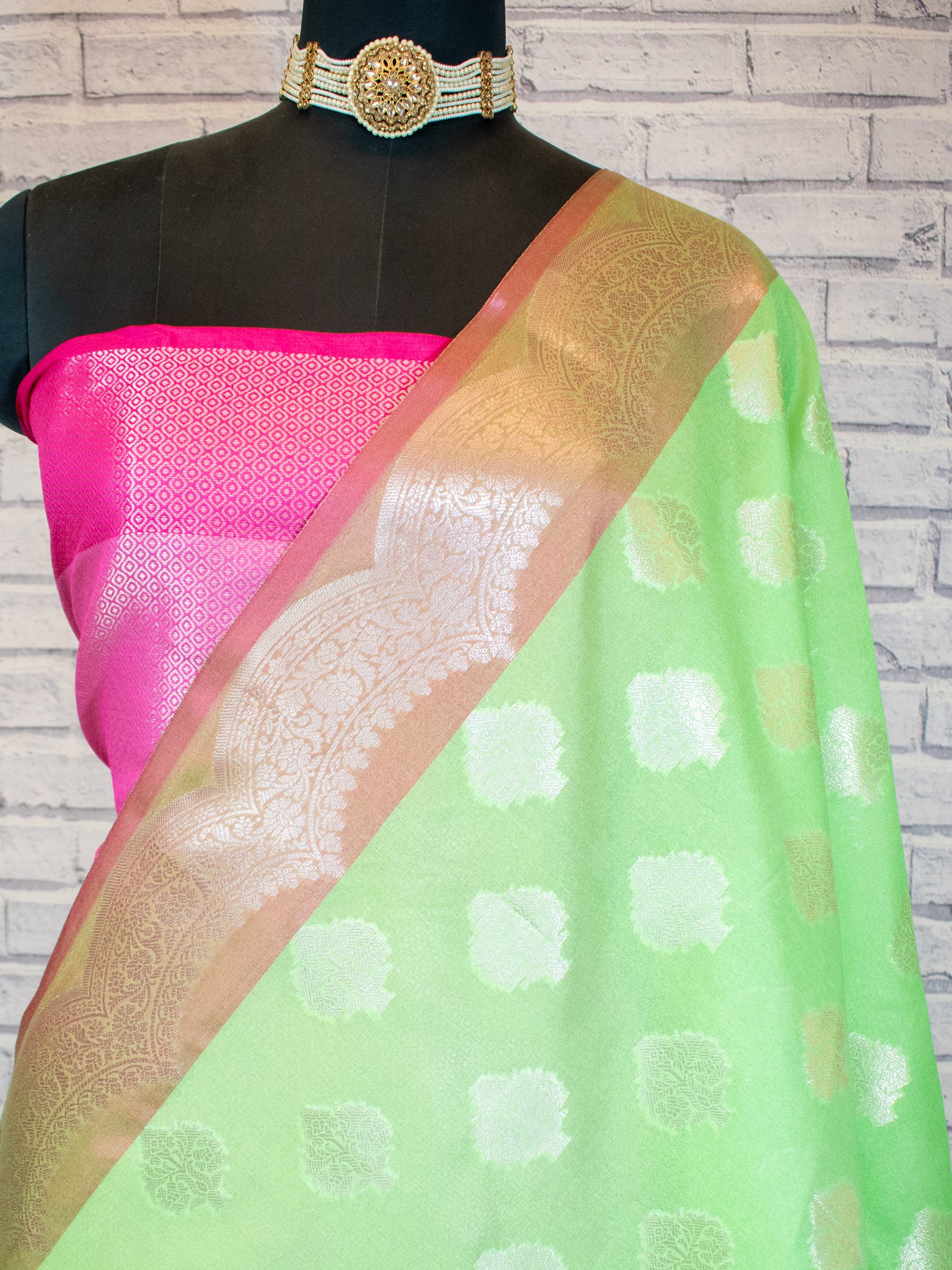 Banarasi Cotton Silk Saree With Buta & Contrast Border- Green