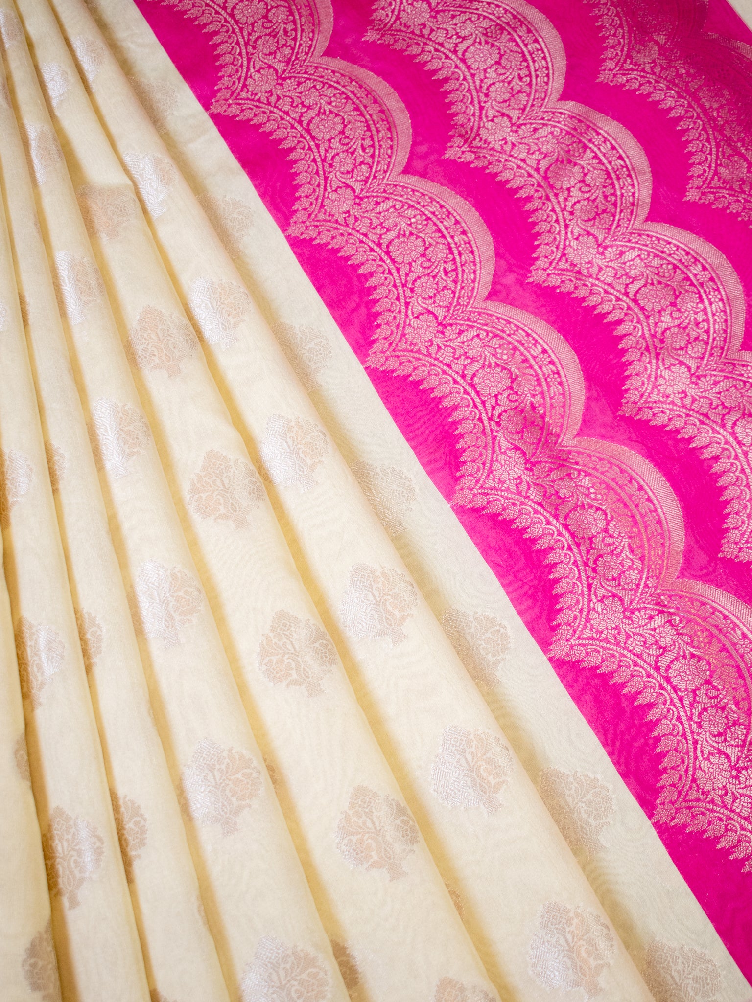 Banarasi Cotton Silk Saree With Buta & Contrast Border- Cream