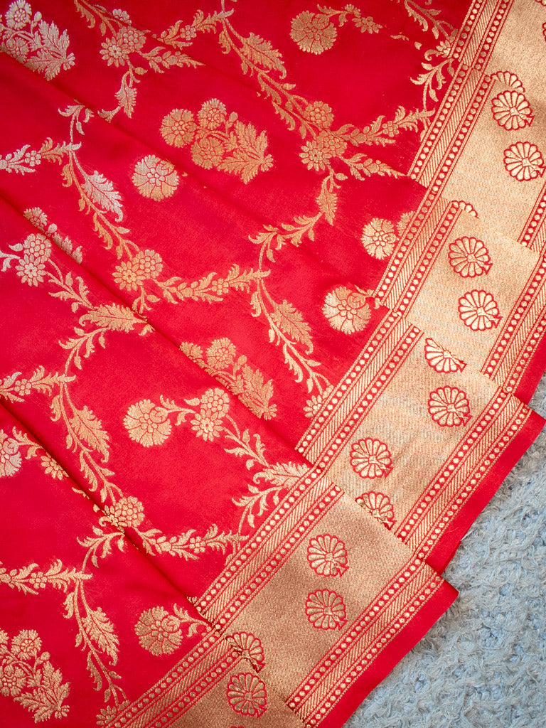 Banarasi Art Katan Silk Saree With Jaal Weaving-Red