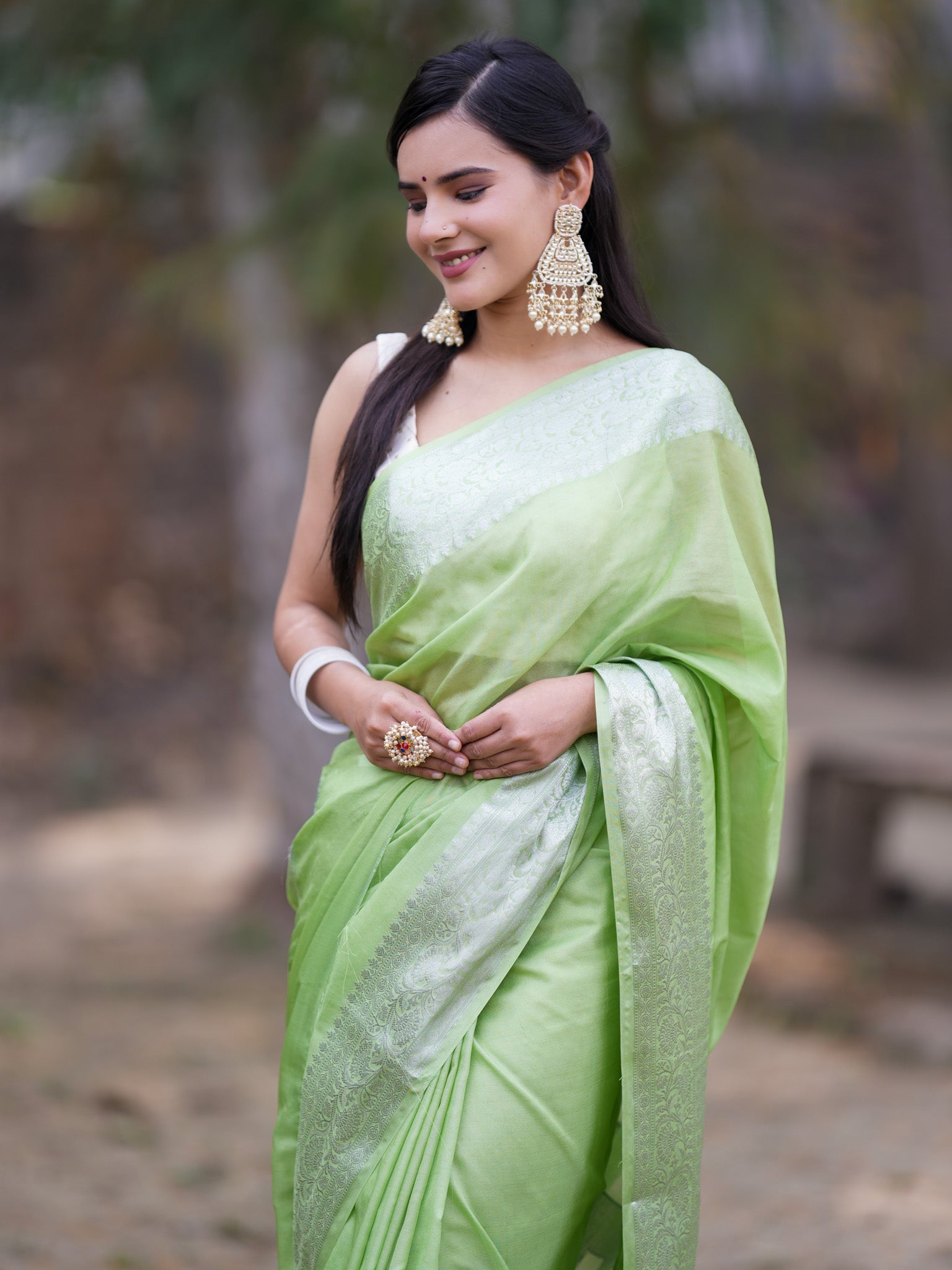 Banarasi Soft Cotton Plain Saree With Zari Border-Green