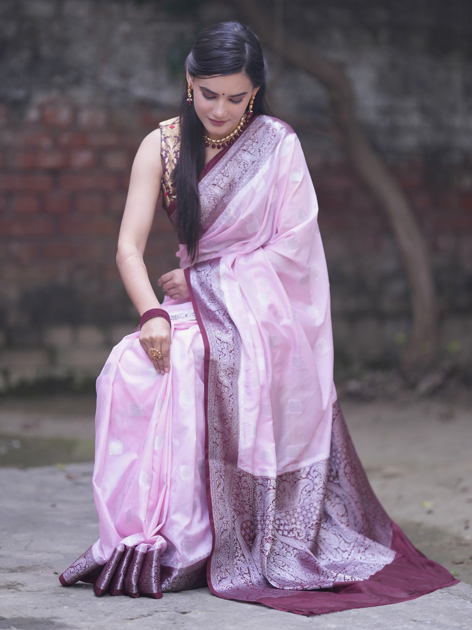 Banarasi Semi Chiffon Saree With Silver Zari Buti Weaving & Contrast Border-Lavender