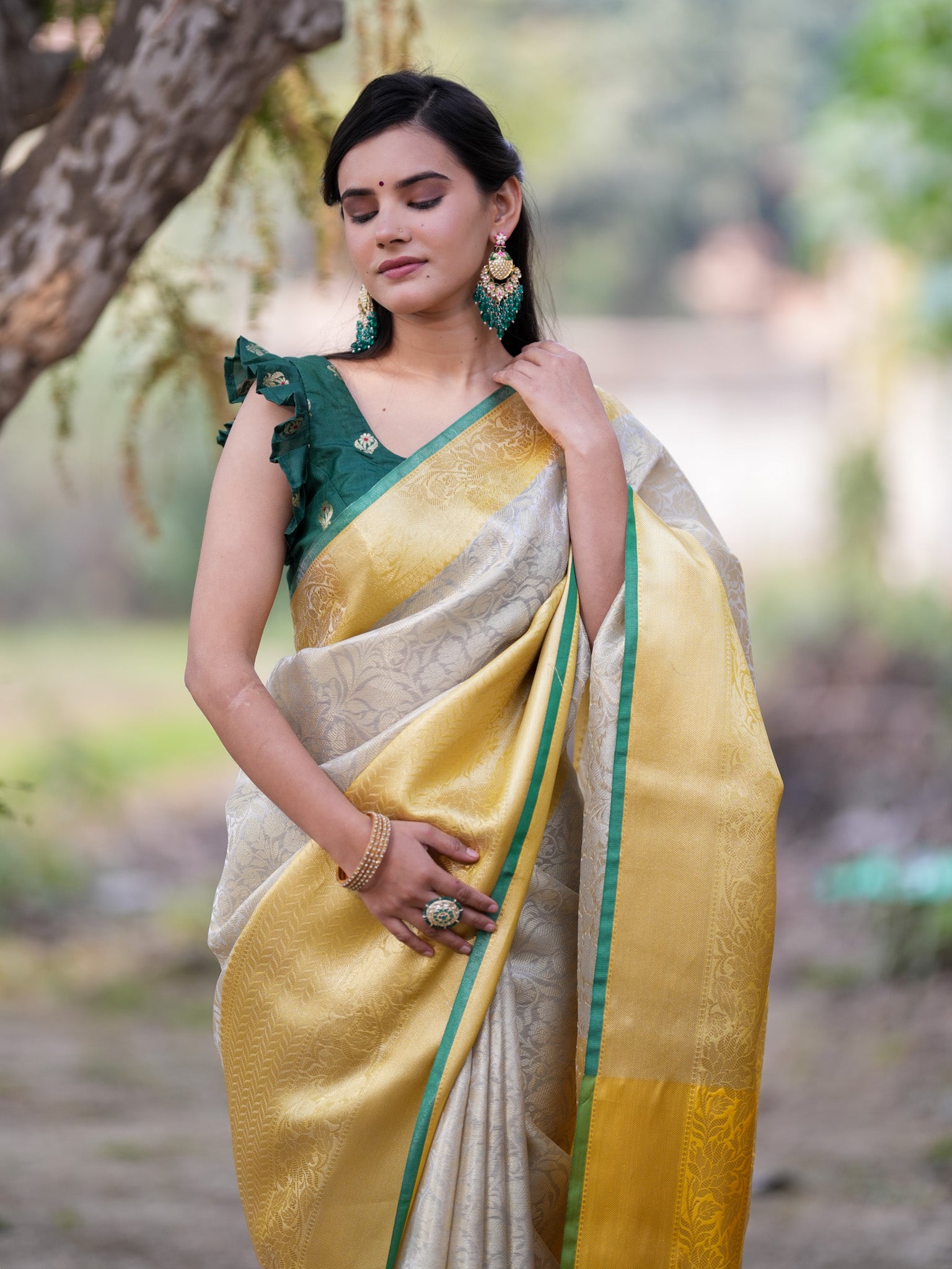 Banarasi Semi Silk Saree With Tanchoi Weaving & Contrast Border -Beige