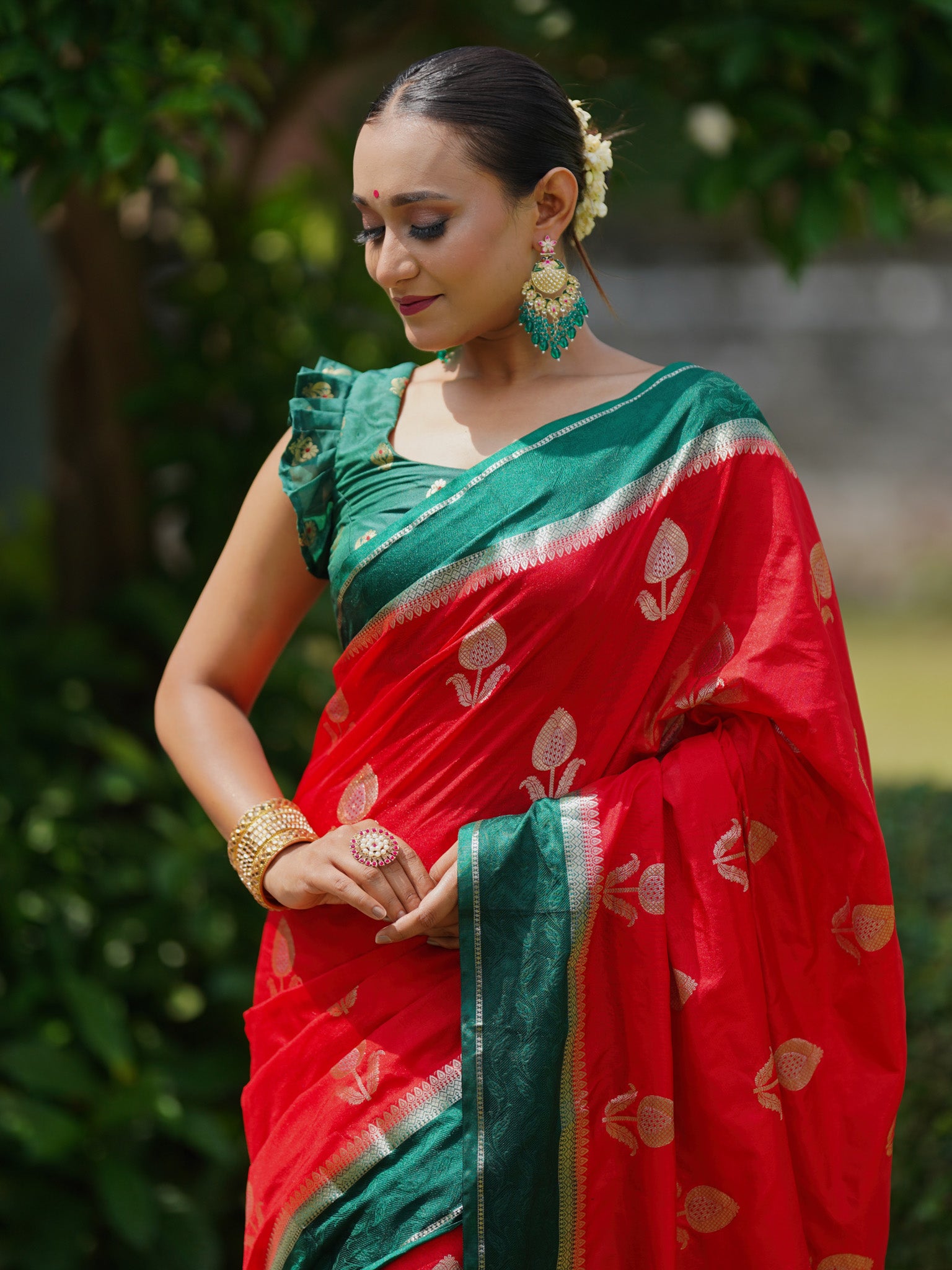 Banarasi Semi Silk Saree With Floral Zari Weaving & Contrast Border - Red