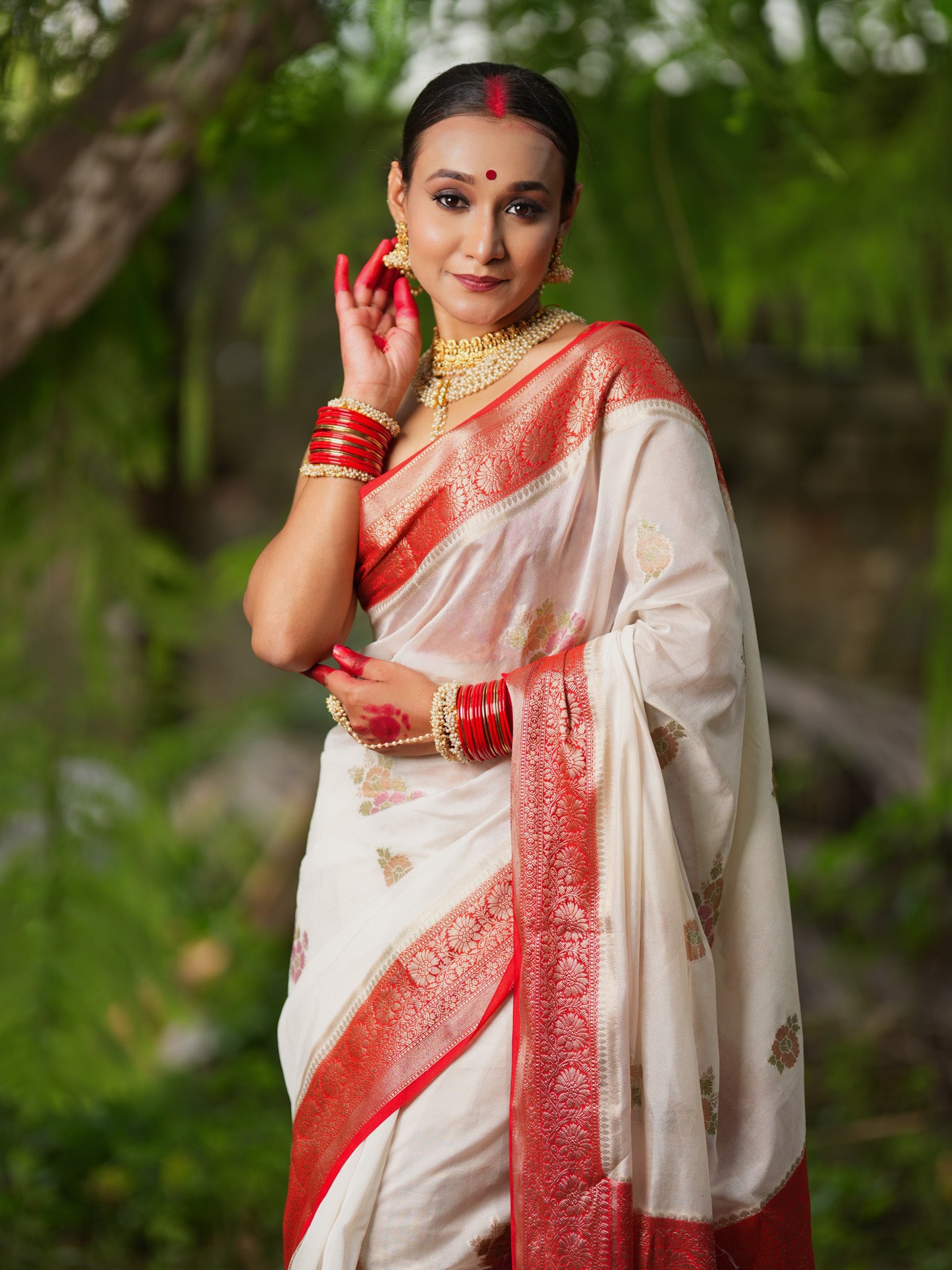 Banarasi Semi Georgette Saree With Contrast Border- White & Red