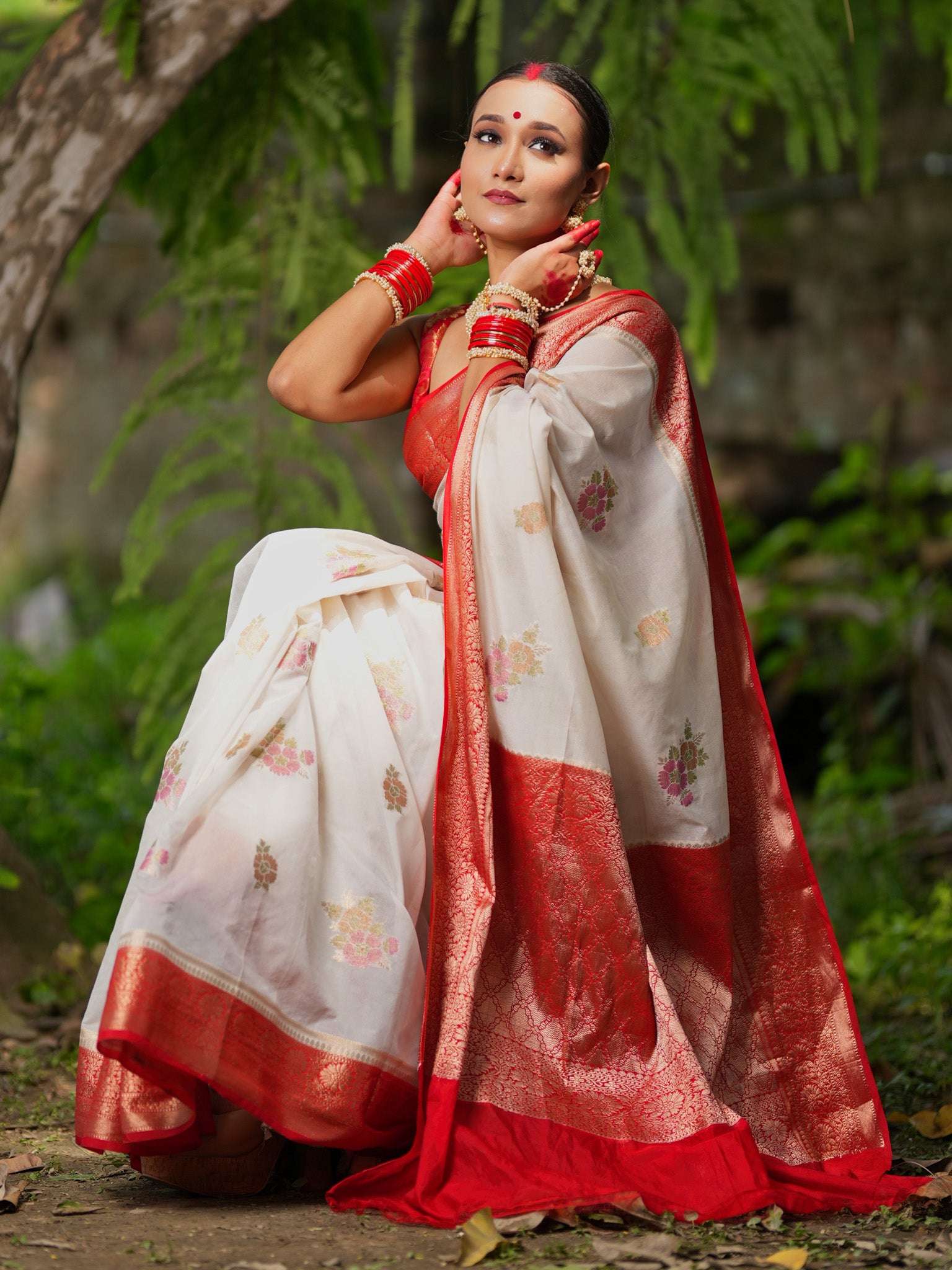 Banarasi Semi Georgette Saree With Contrast Border- White & Red