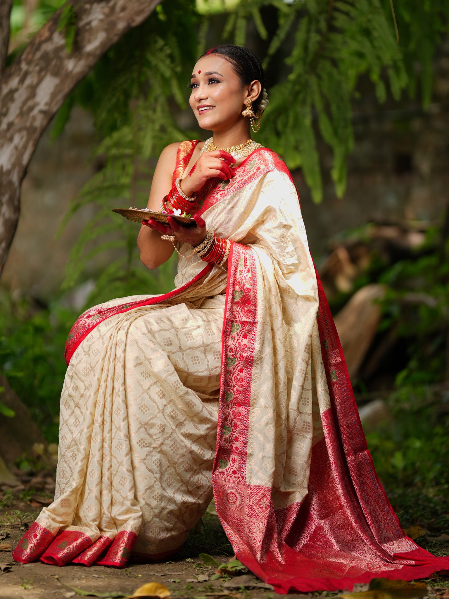 Banarasi Semi Silk Saree With Contrast Border-Off White & Red
