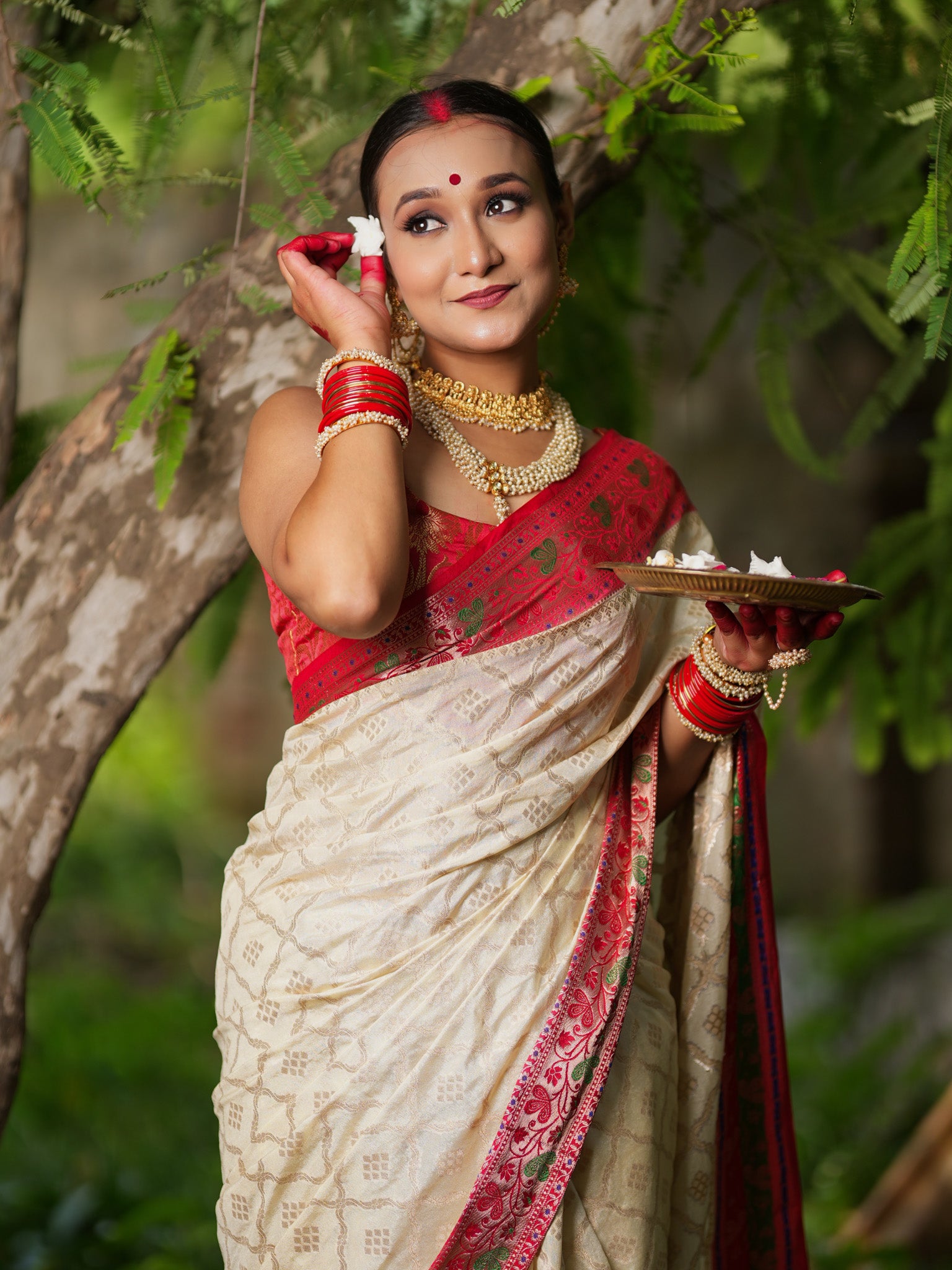 Banarasi Semi Silk Saree With Contrast Border-Off White & Red