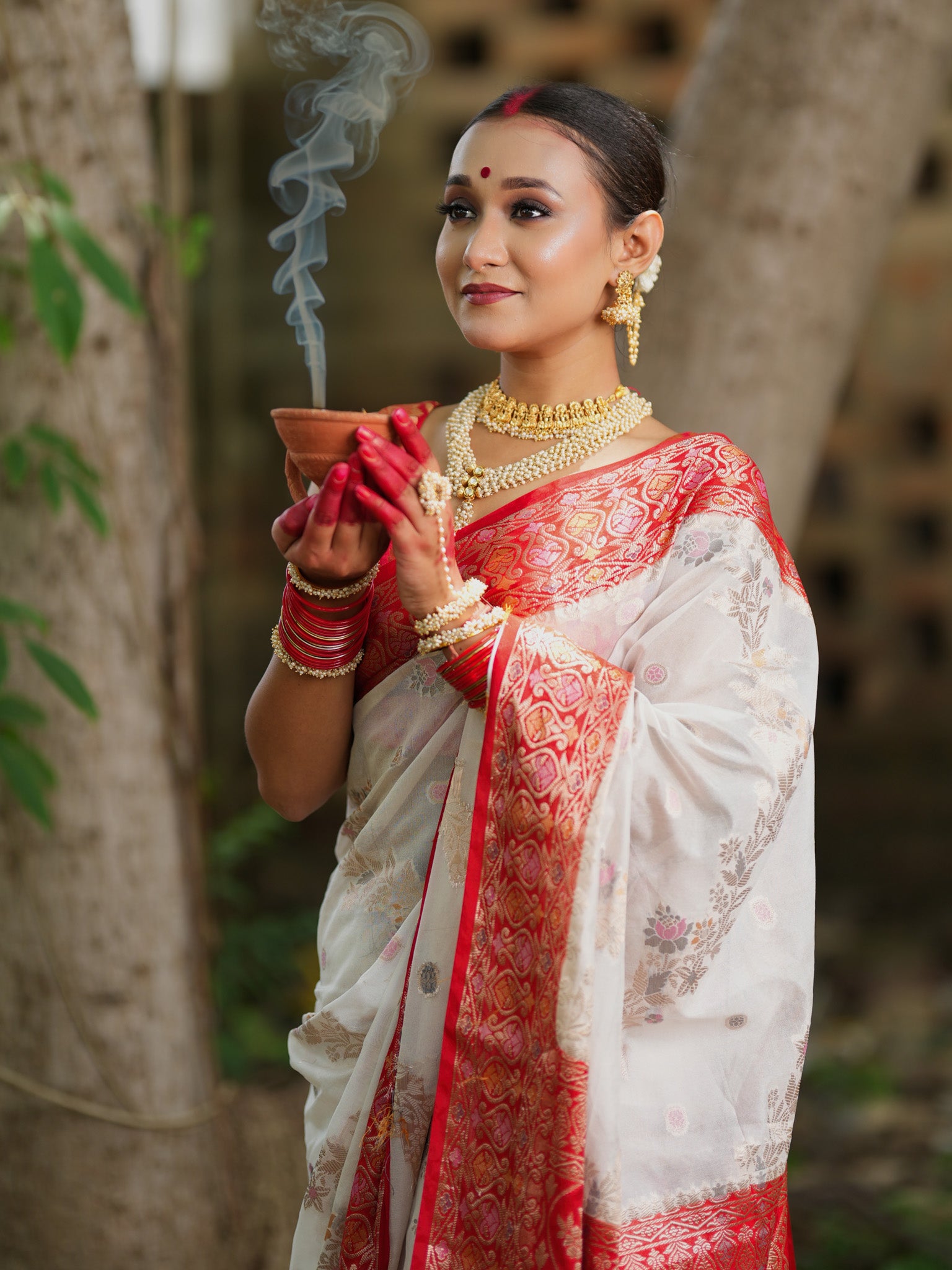 Banarasi Semi Georgette Saree With Contrast Border- White & Red