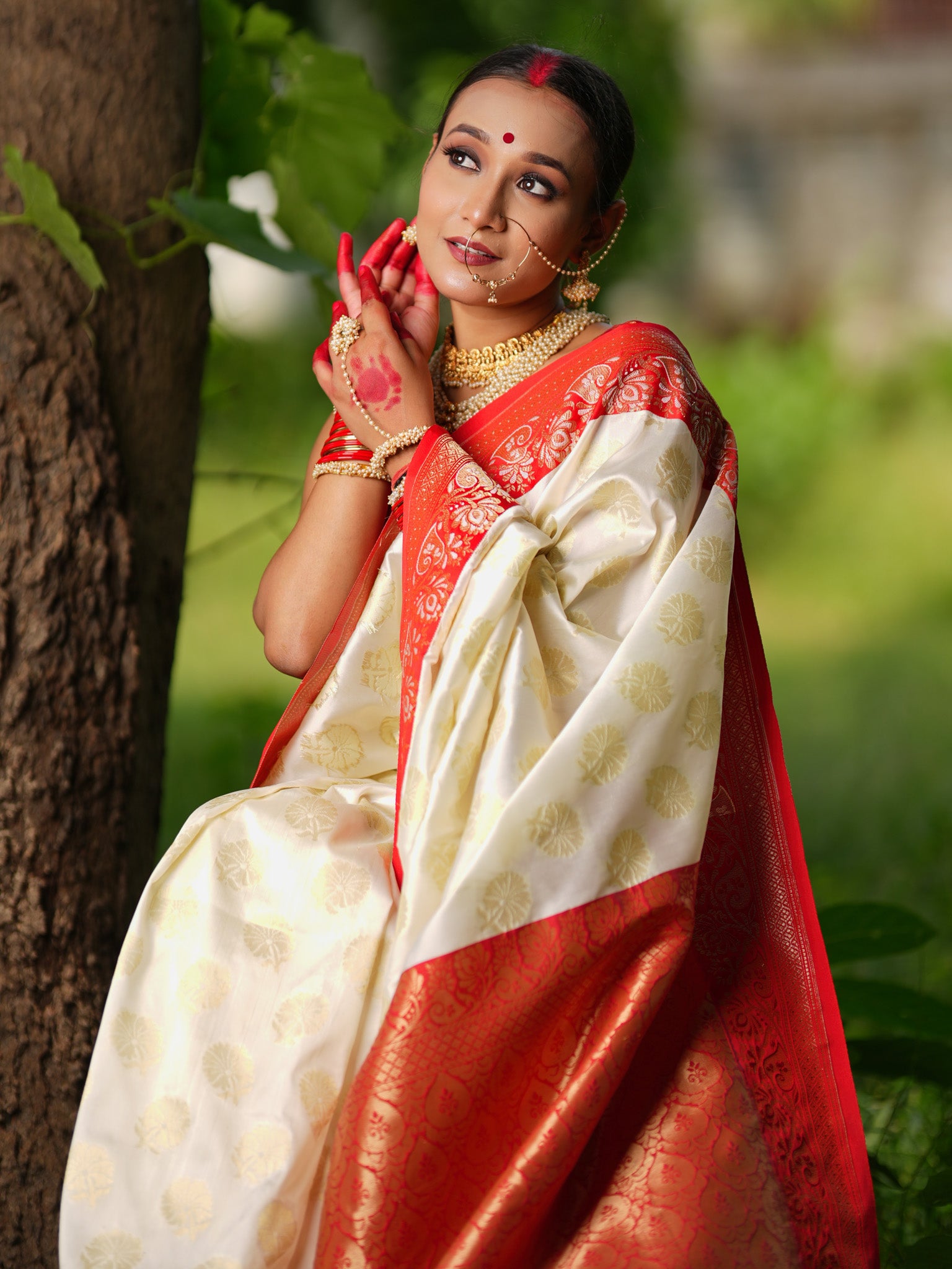 Banarasi Dupion Silk Saree With Contrast Border-Off white & Red