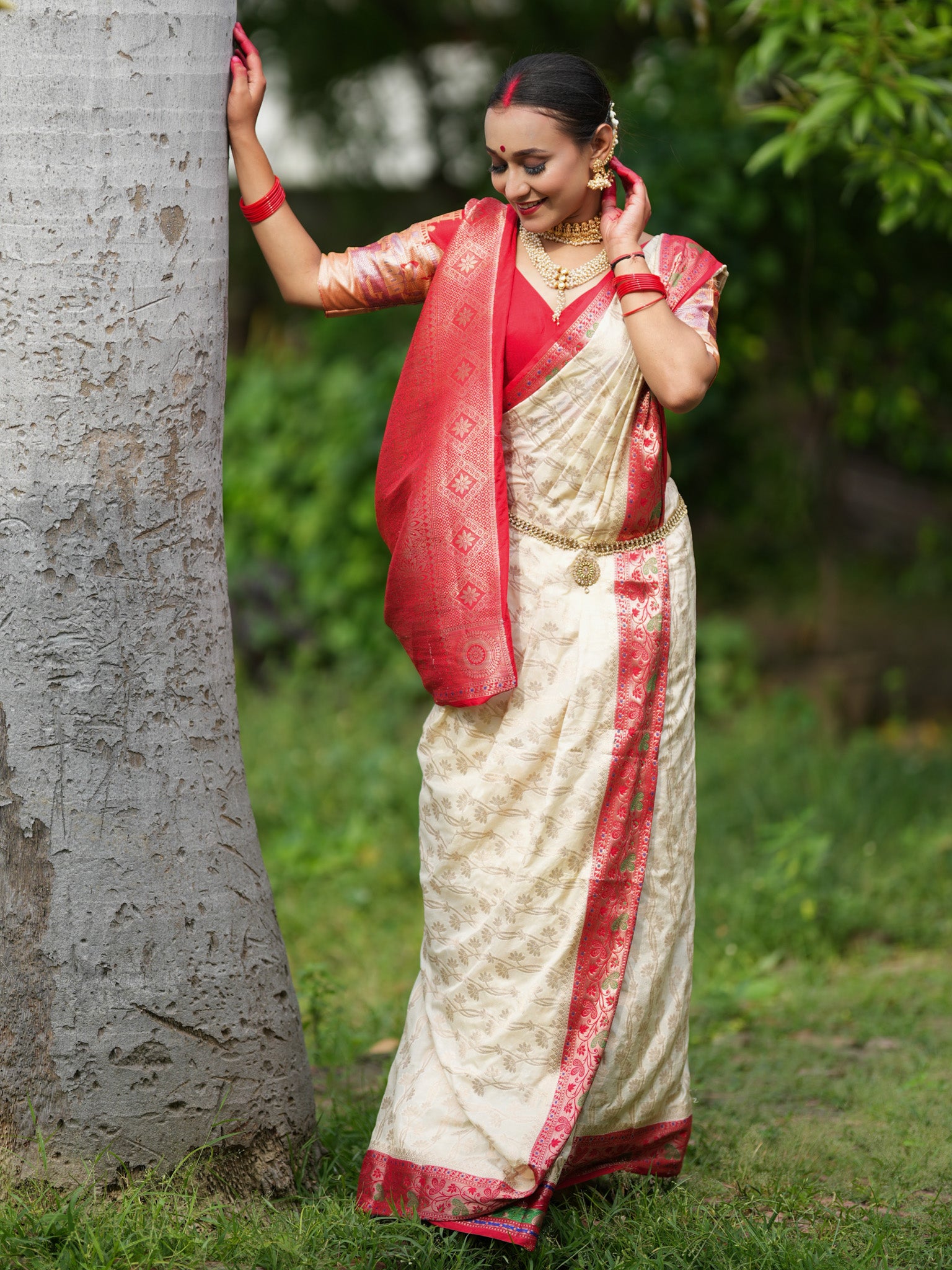 Banarasi Semi Silk Saree With Contrast Border-Off White & Red