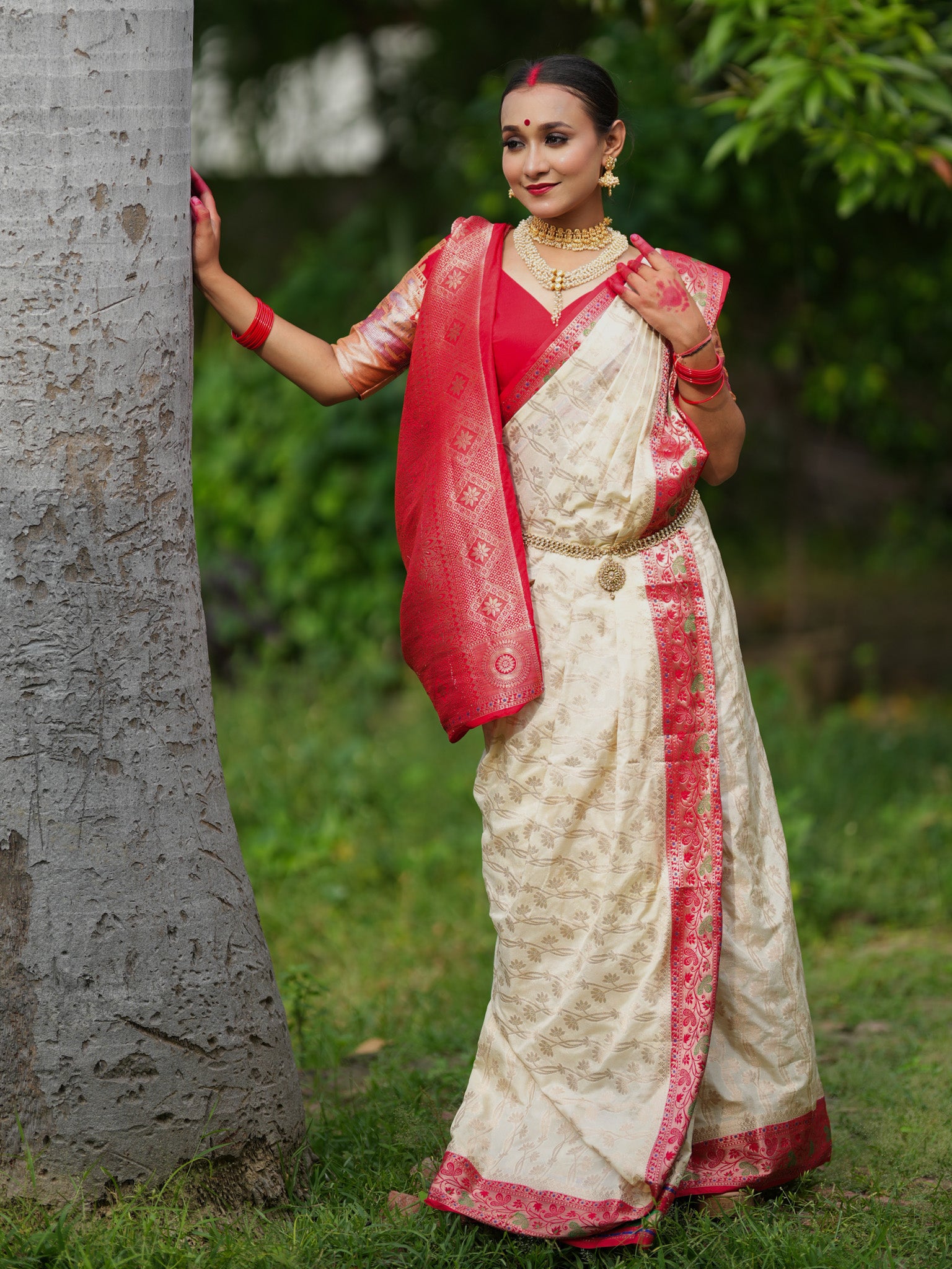Banarasi Semi Silk Saree With Contrast Border-Off White & Red