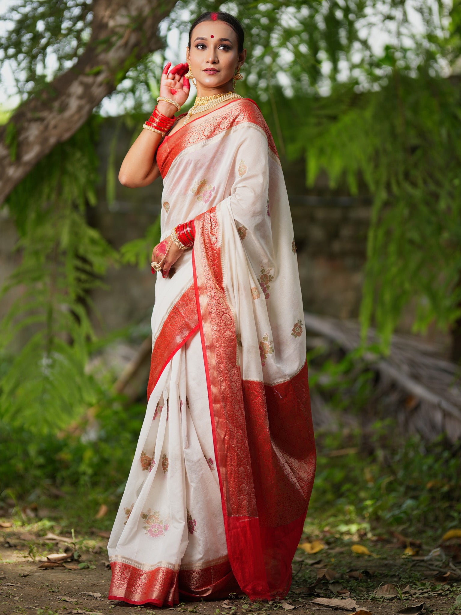 Banarasi Semi Georgette Saree With Contrast Border- White & Red