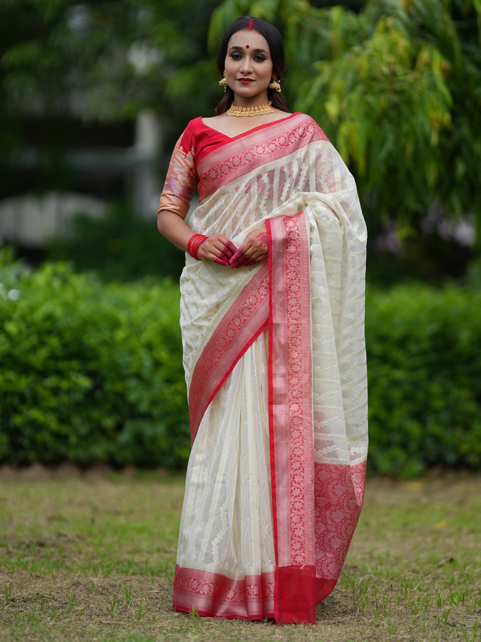 Banarasi Cotton Silk Saree With Zari Weaving & Contrast Border - Off White & Red
