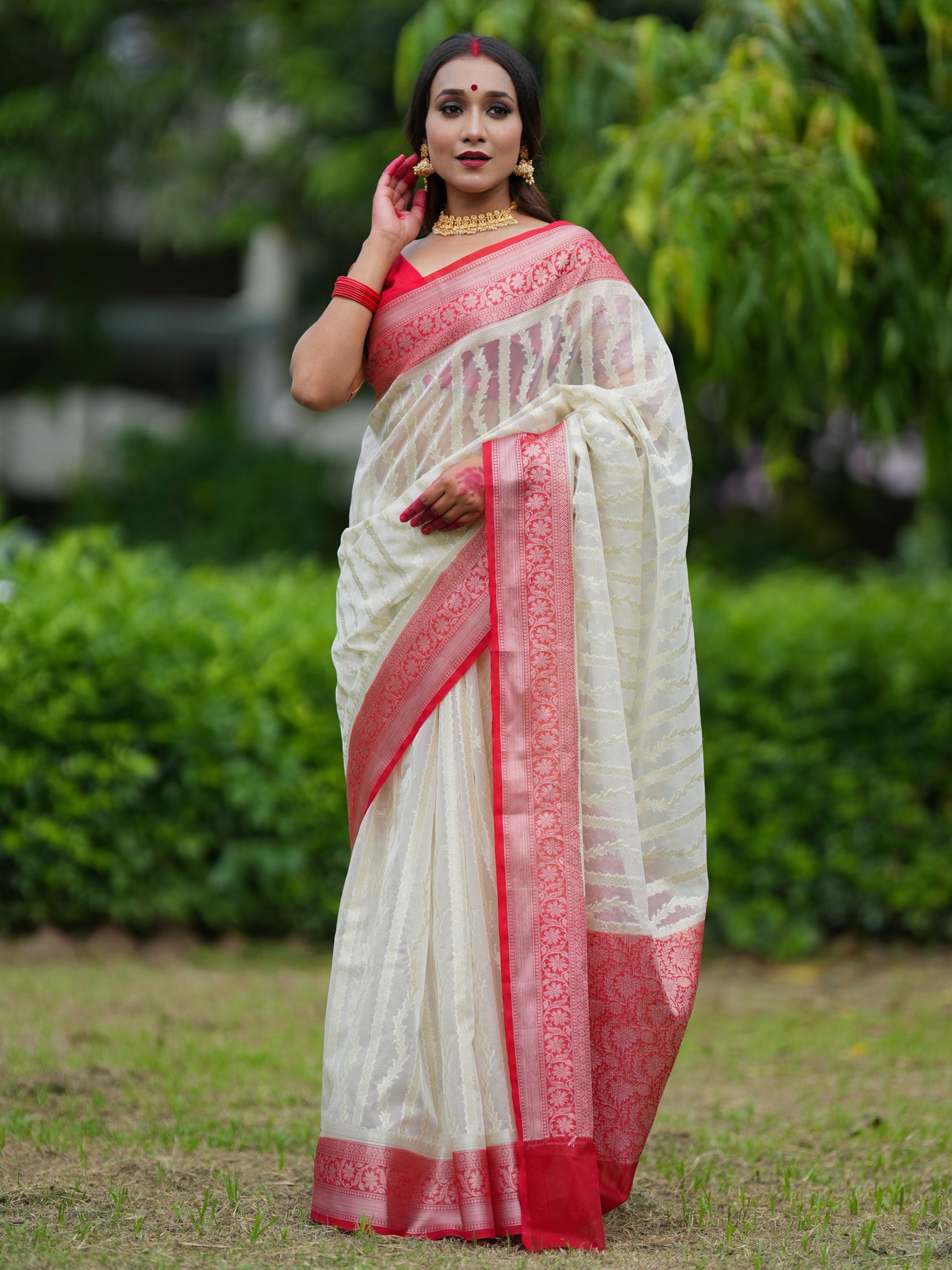 Banarasi Cotton Silk Saree With Zari Weaving & Contrast Border - Off White & Red