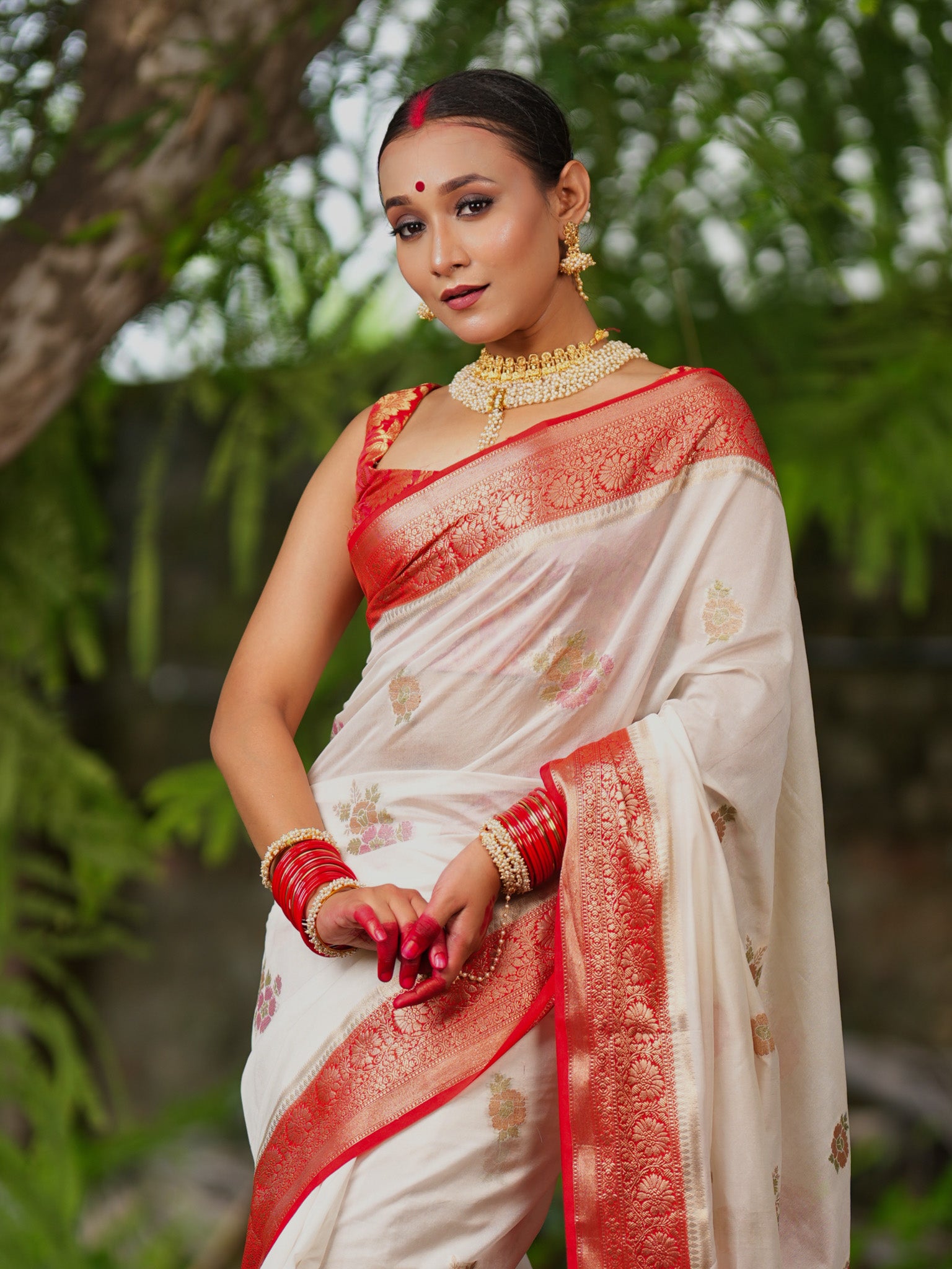 Banarasi Semi Georgette Saree With Contrast Border- White & Red