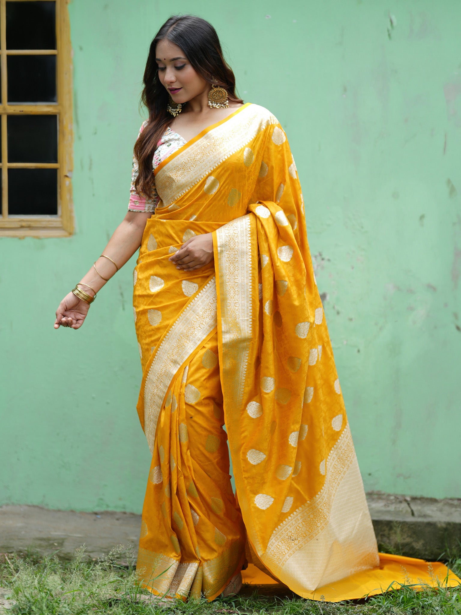 Banarasi Art Katan Silk Saree With Zari Buta Weaving & Tanchoi Weaving- Yellow