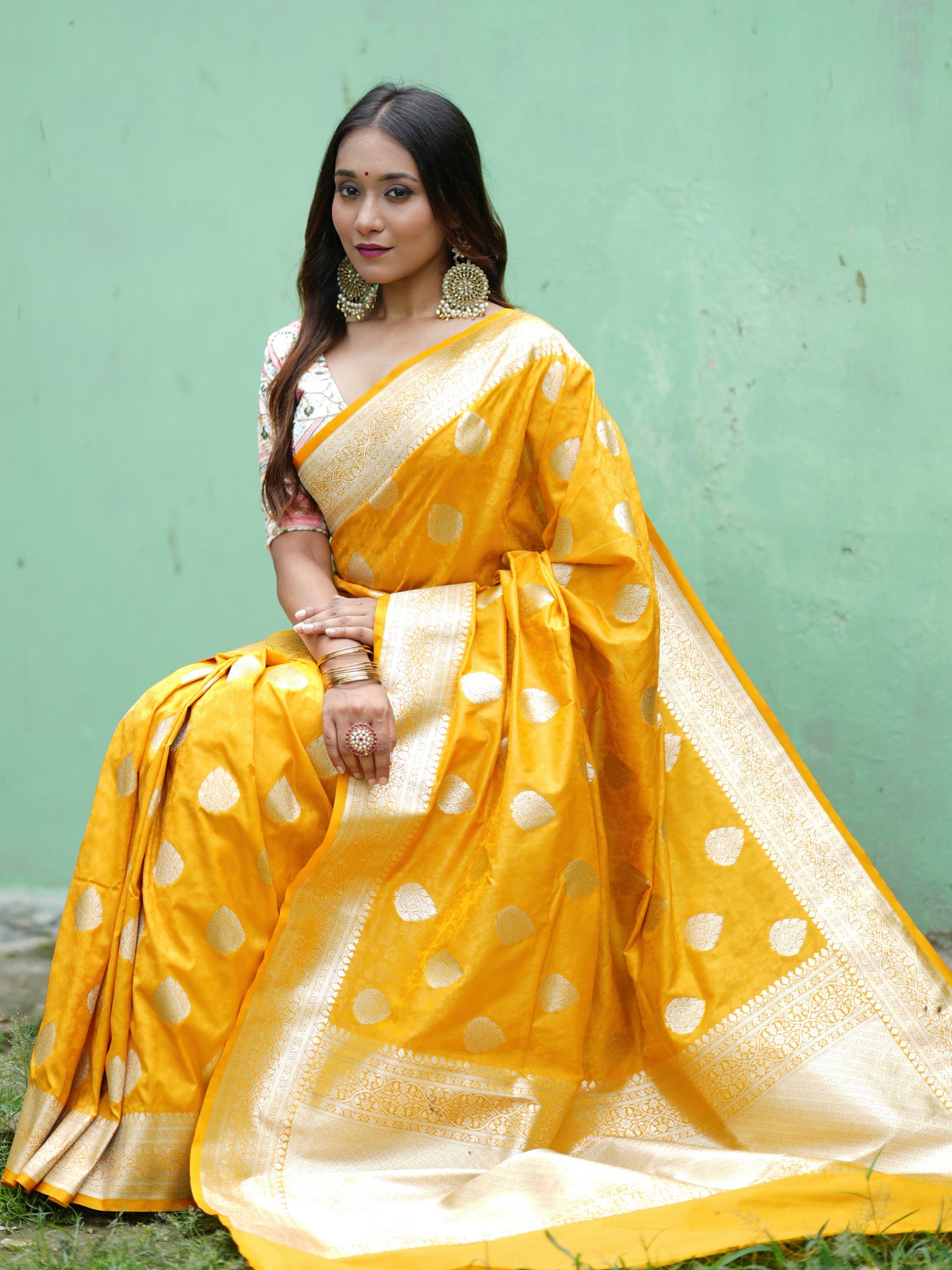 Banarasi Art Katan Silk Saree With Zari Buta Weaving & Tanchoi Weaving- Yellow