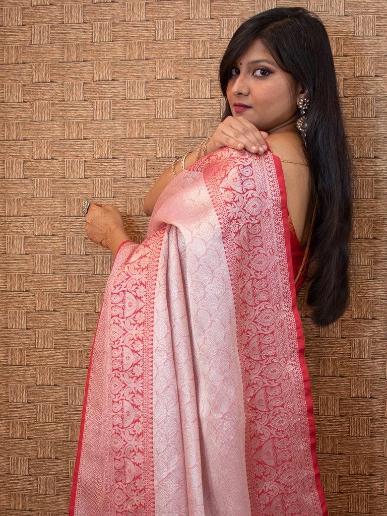 Banarasi Kora Muslin Saree With Tanchoi Weaving Contrast Border-Pastel Pink