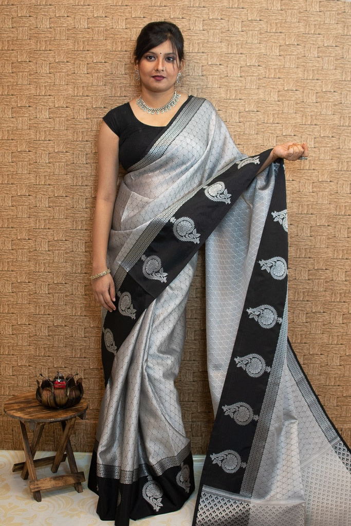 Banarasi Kora Muslin Saree With Tanchoi Weaving & Contrast Border-Grey & Black