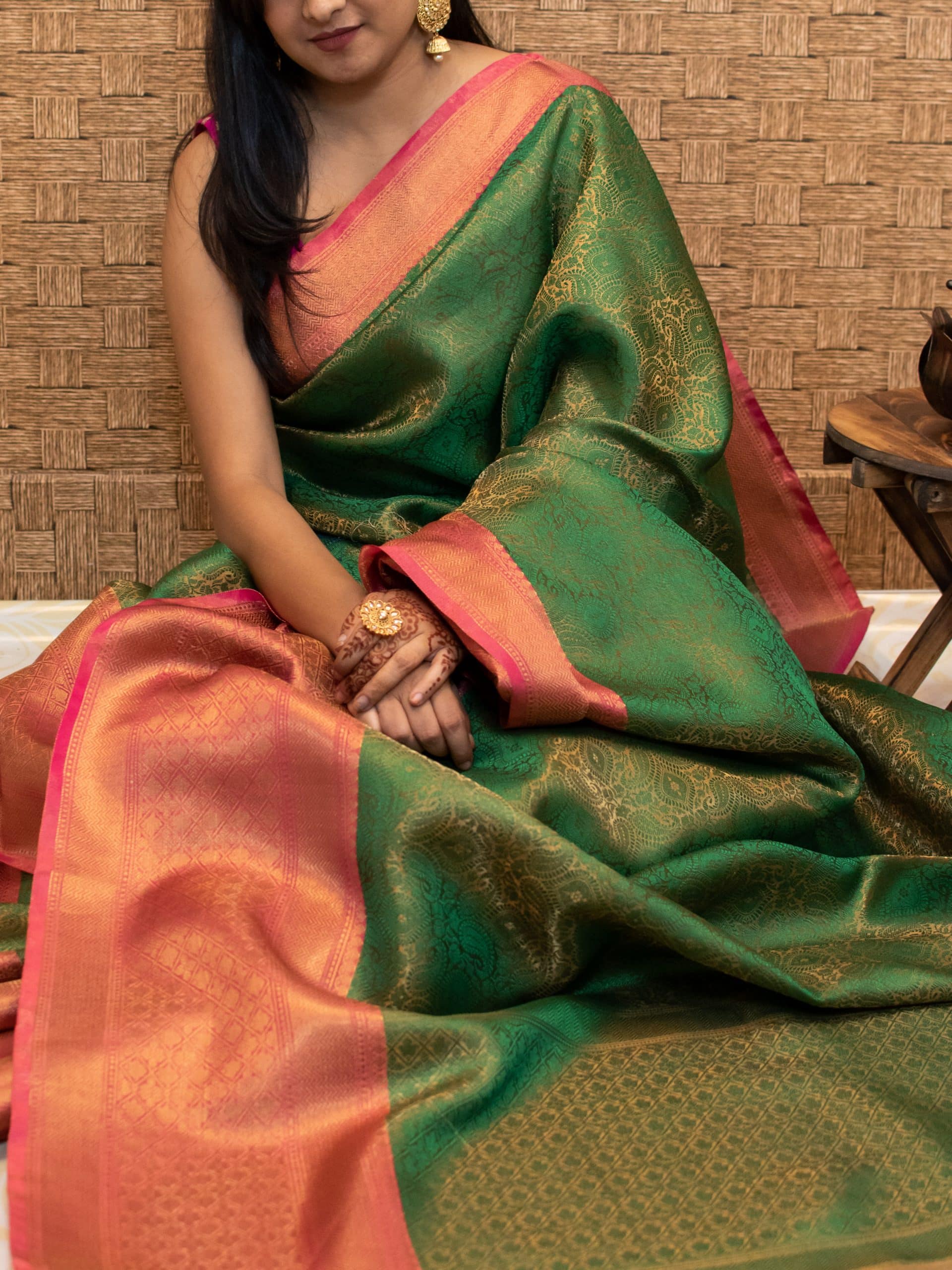 Banarasi Kora Muslin Saree With Tanchoi Weaving & Contrast Border-Green