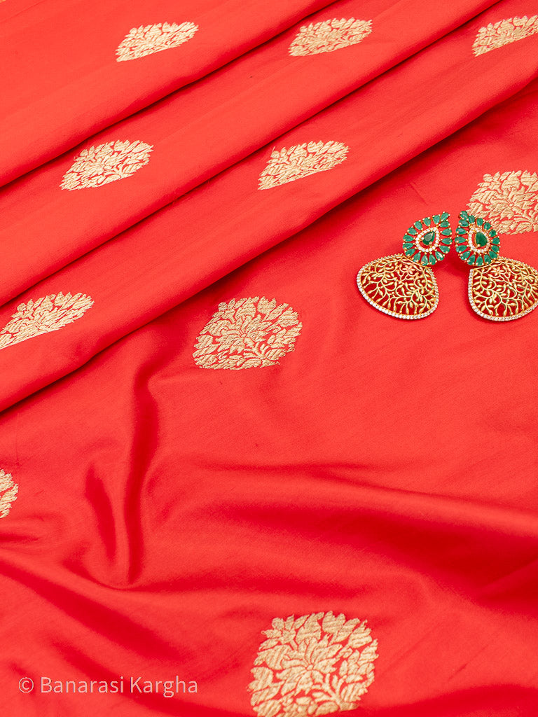 Banarasi Pure Katan Silk Antique Zari Kadhua Buta Weaving Fabric-Red