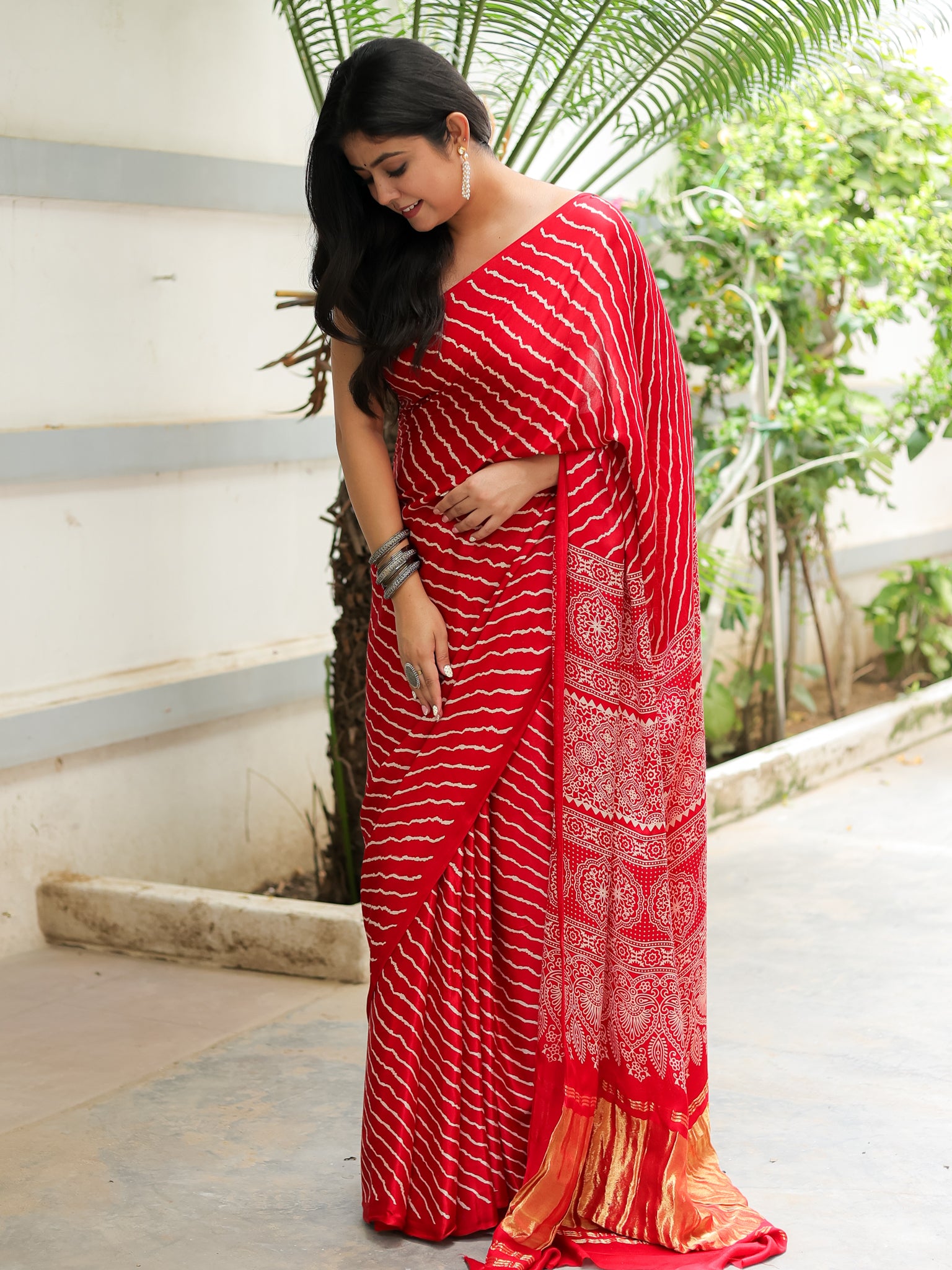 Red Leheriya Modal Lagdi Patta Saree