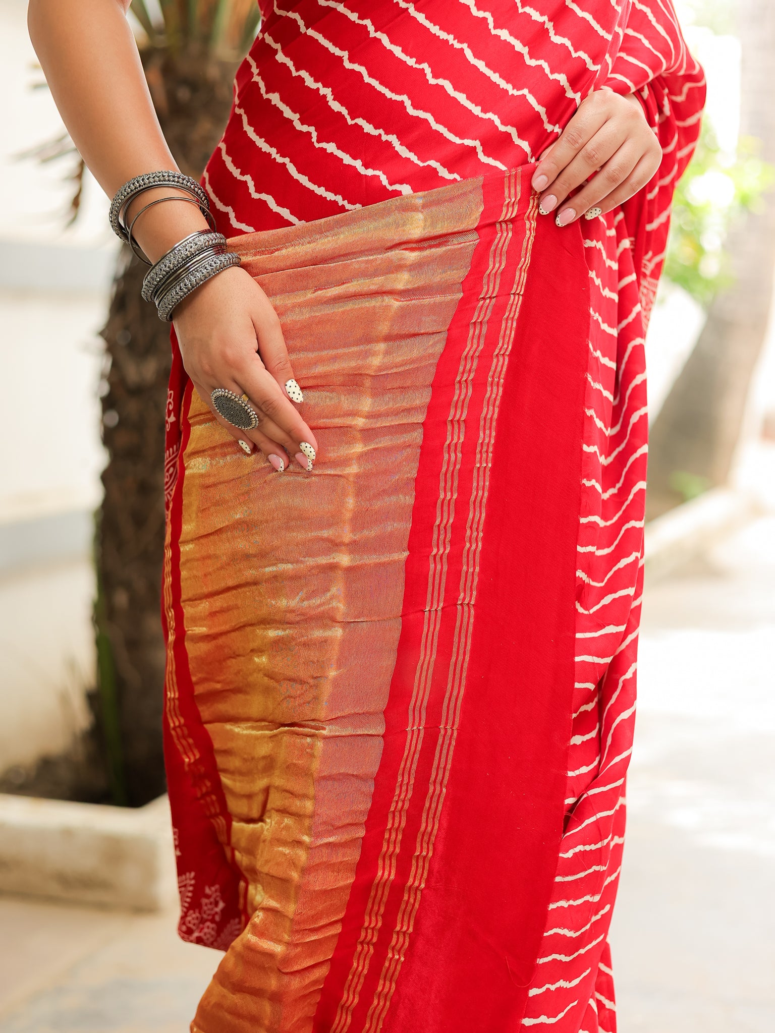 Red Leheriya Modal Lagdi Patta Saree