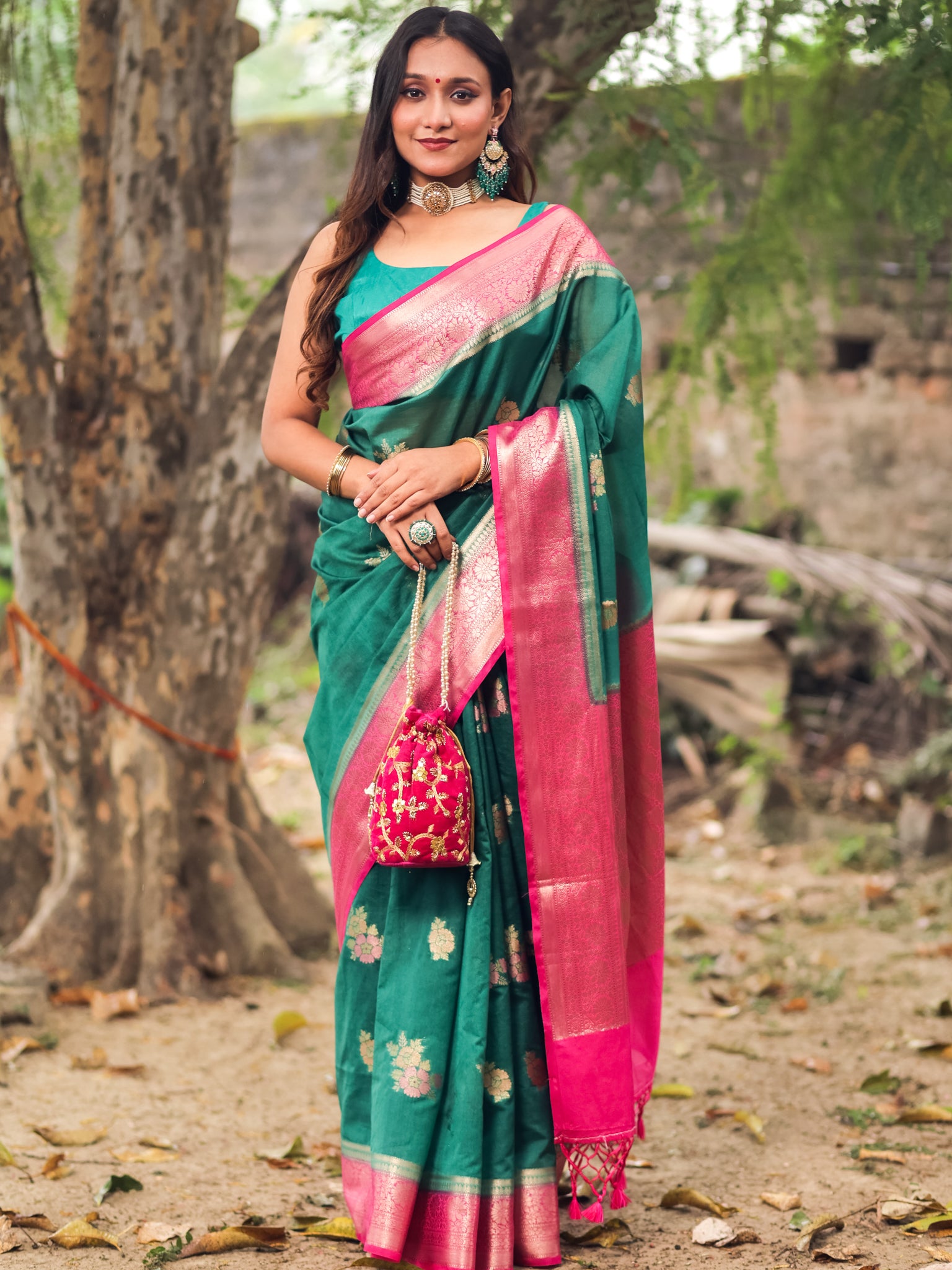 Banarasi Cotton Silk Saree with Floral Weaving & Contrast Border- Dark Green