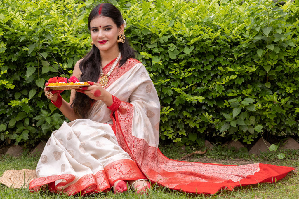 Banarasi Handwoven Pure Chiniya Silk Saree With Gold  Zari Weaving-White & Red