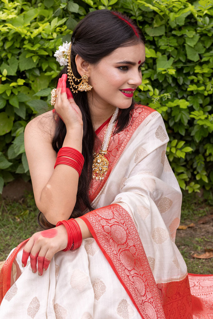 Banarasi Handwoven Pure Chiniya Silk Saree With Gold  Zari Weaving-White & Red