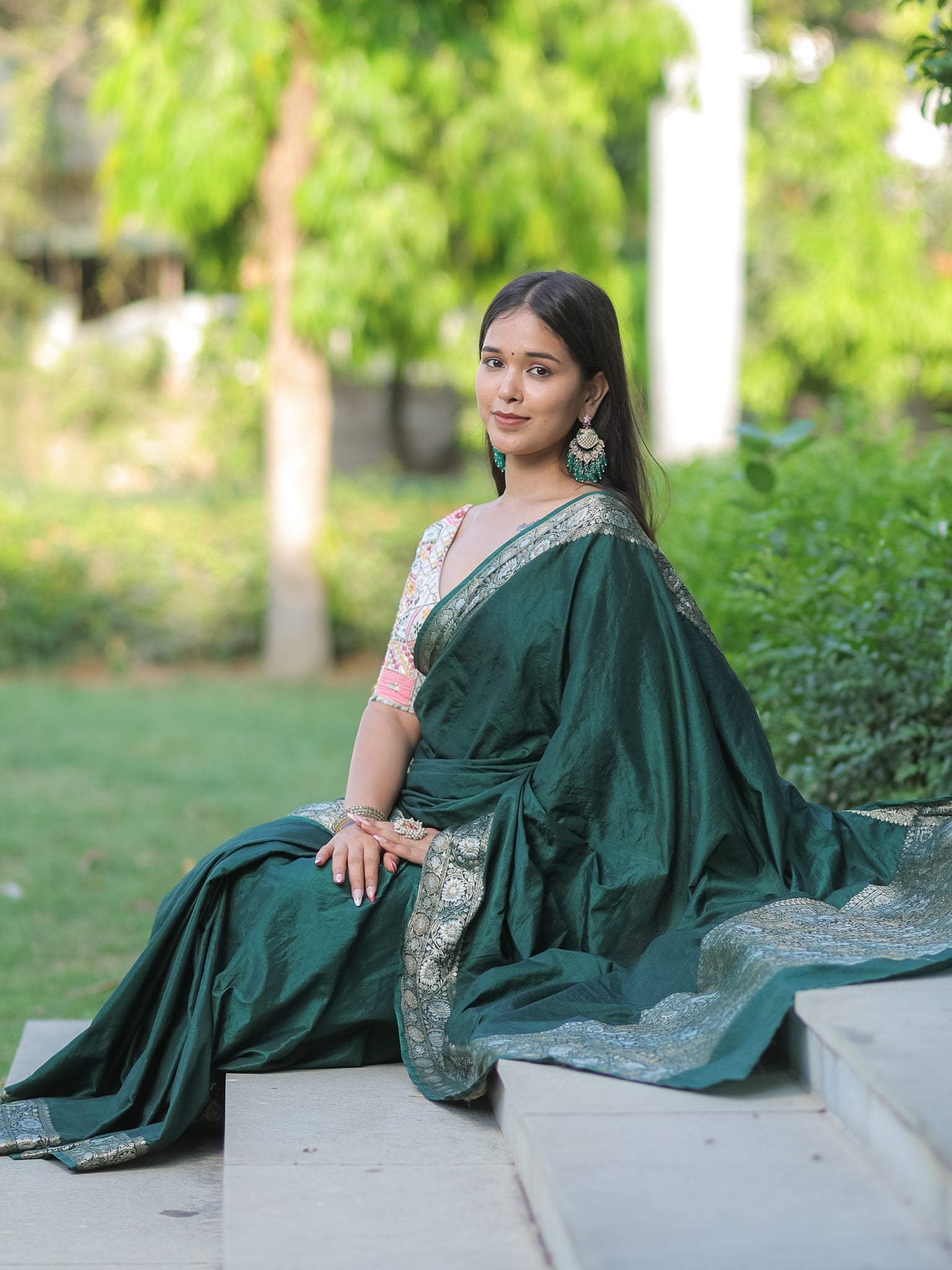 Banarasi Semi Silk Plain Saree With Weaving & Border- Green