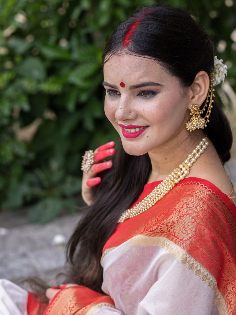 Banarasi Plain Cotton Silk Saree With Contrast Border-White & Red