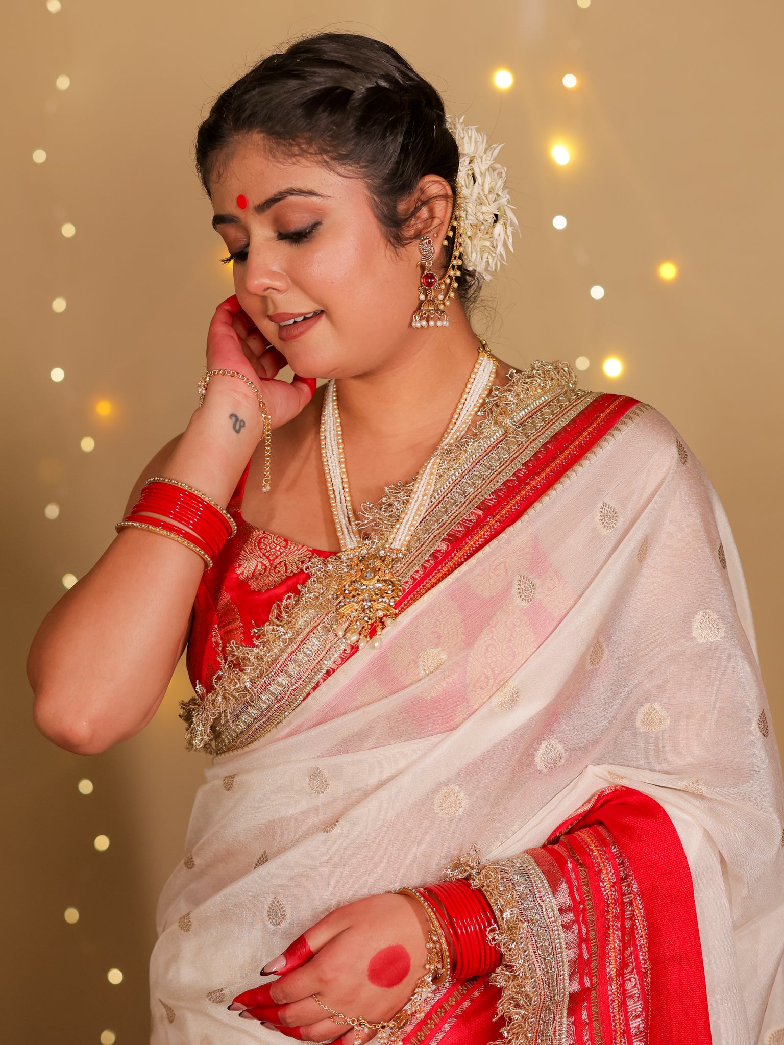 Banarasi Dual Shade Semi Georgette Saree With Lace Border- White & Red