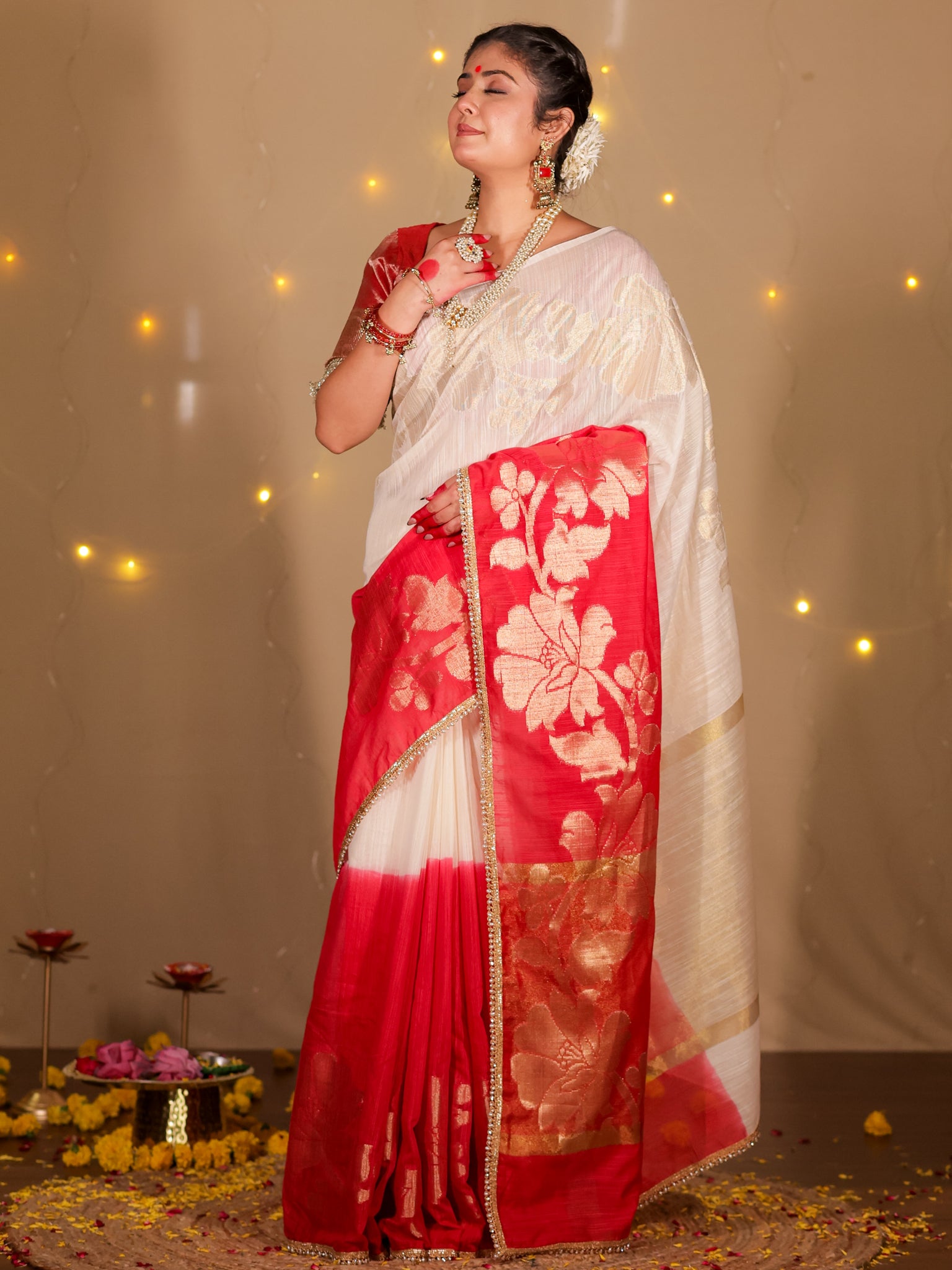 Banarasi Dual Shade Soft Cotton Saree With Lace Border- White & Red