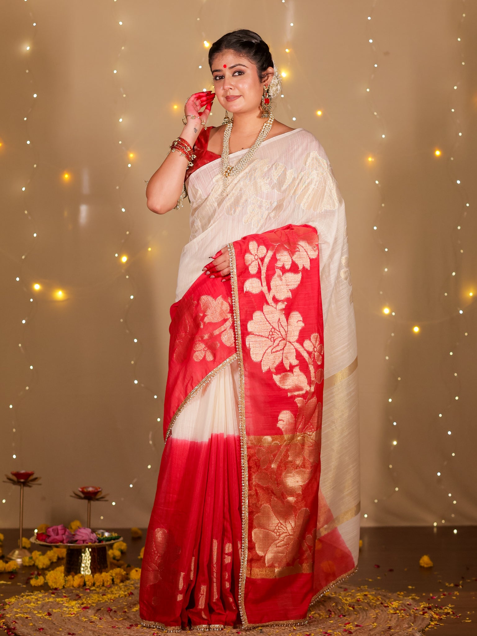 Banarasi Dual Shade Soft Cotton Saree With Lace Border- White & Red