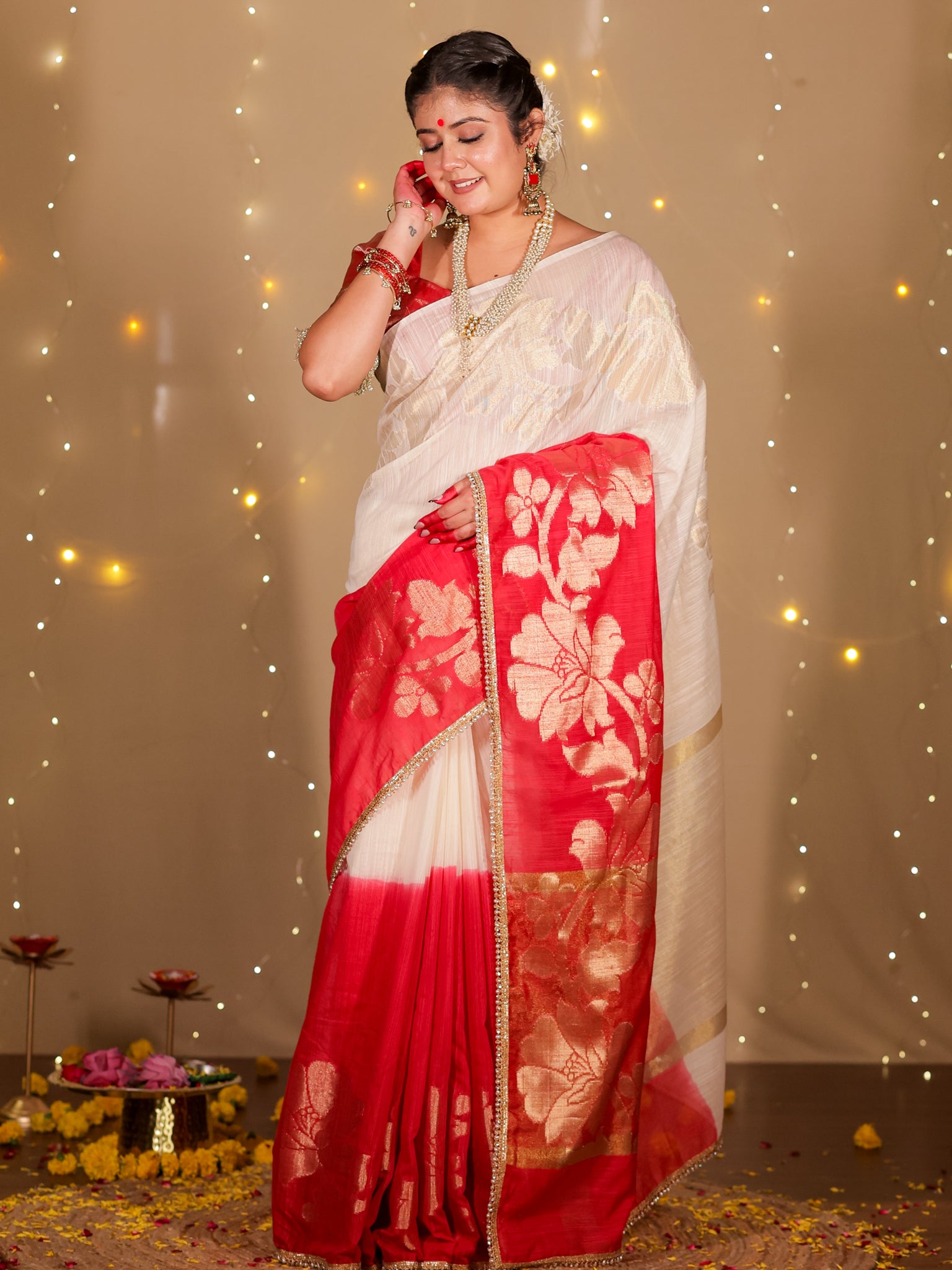 Banarasi Dual Shade Soft Cotton Saree With Lace Border- White & Red