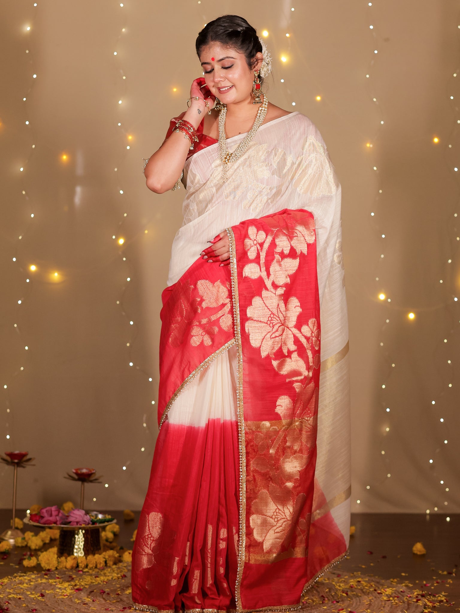 Banarasi Dual Shade Soft Cotton Saree With Lace Border- White & Red
