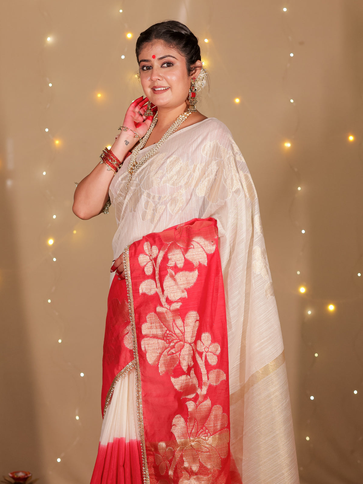 Banarasi Dual Shade Soft Cotton Saree With Lace Border- White & Red