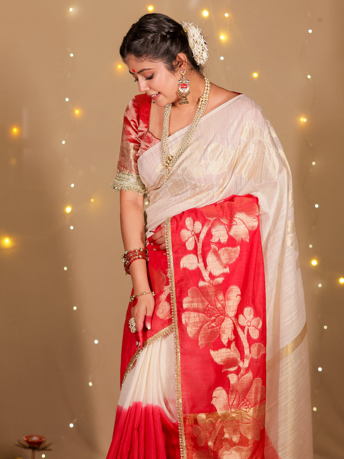 Banarasi Dual Shade Soft Cotton Saree With Lace Border- White & Red