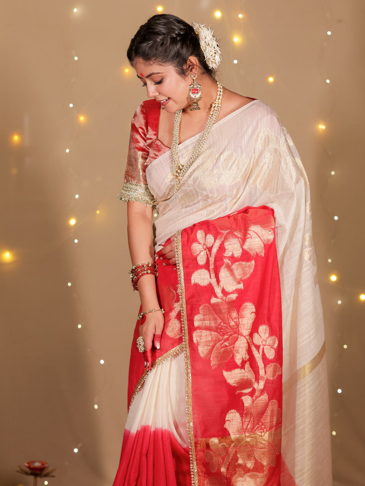 Banarasi Dual Shade Soft Cotton Saree With Lace Border- White & Red