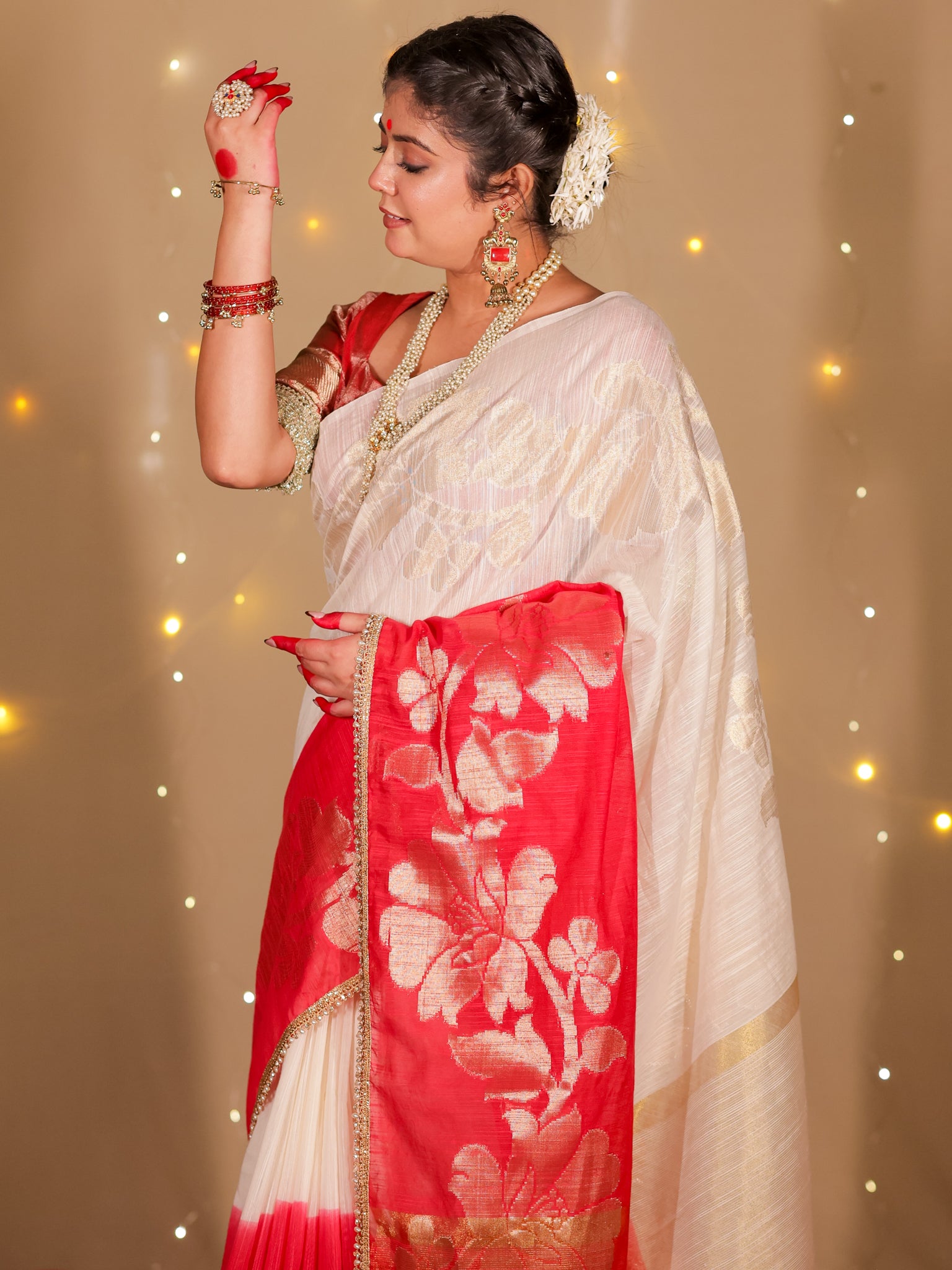 Banarasi Dual Shade Soft Cotton Saree With Lace Border- White & Red