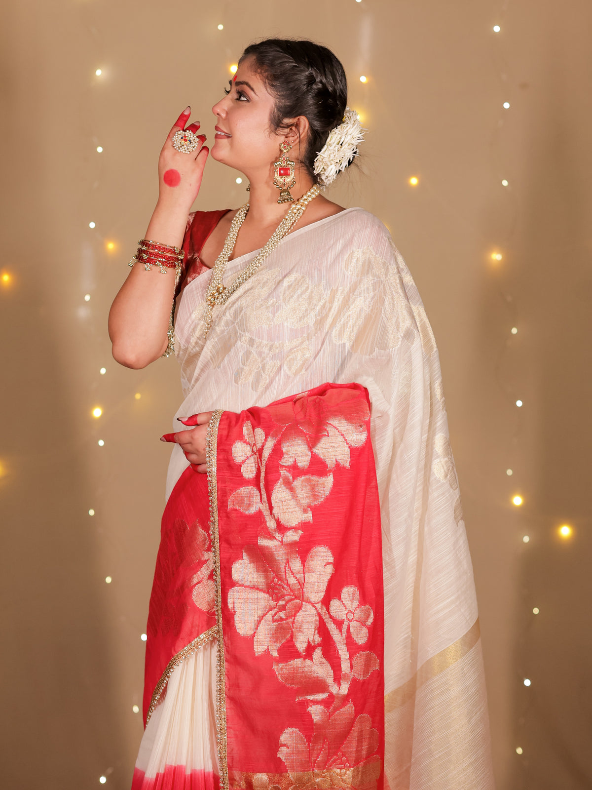 Banarasi Dual Shade Soft Cotton Saree With Lace Border- White & Red