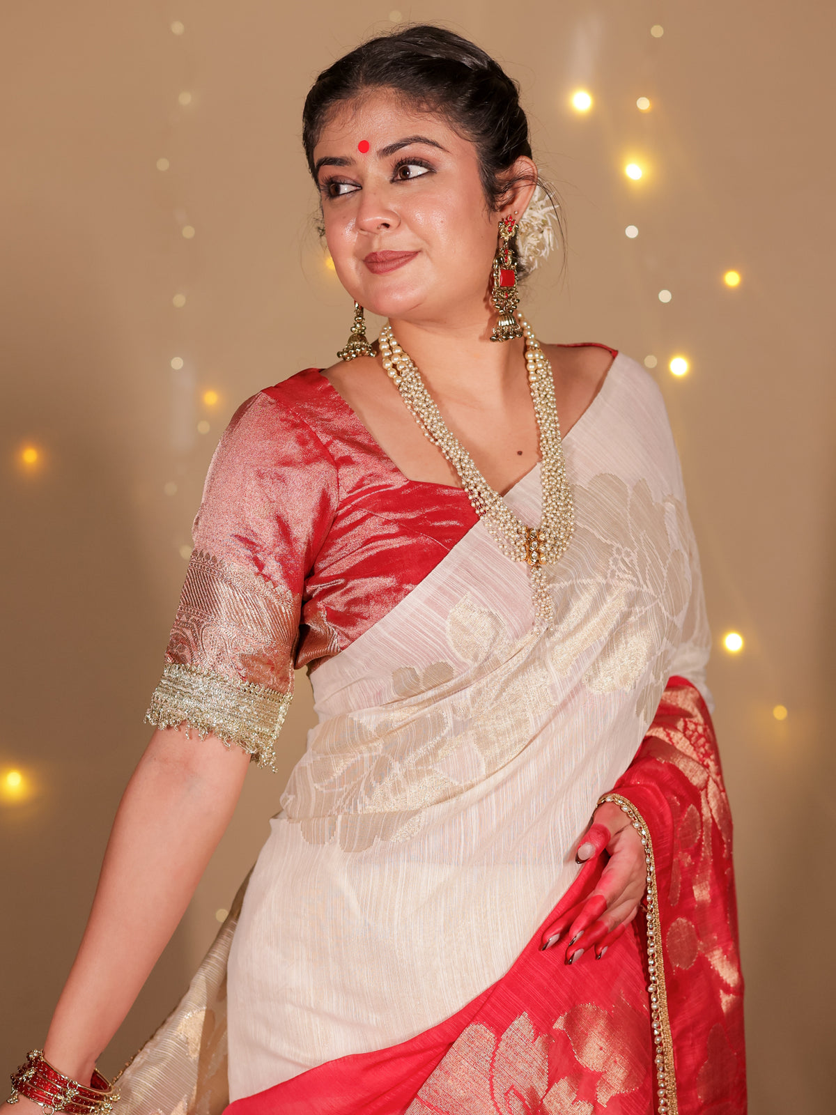 Banarasi Dual Shade Soft Cotton Saree With Lace Border- White & Red