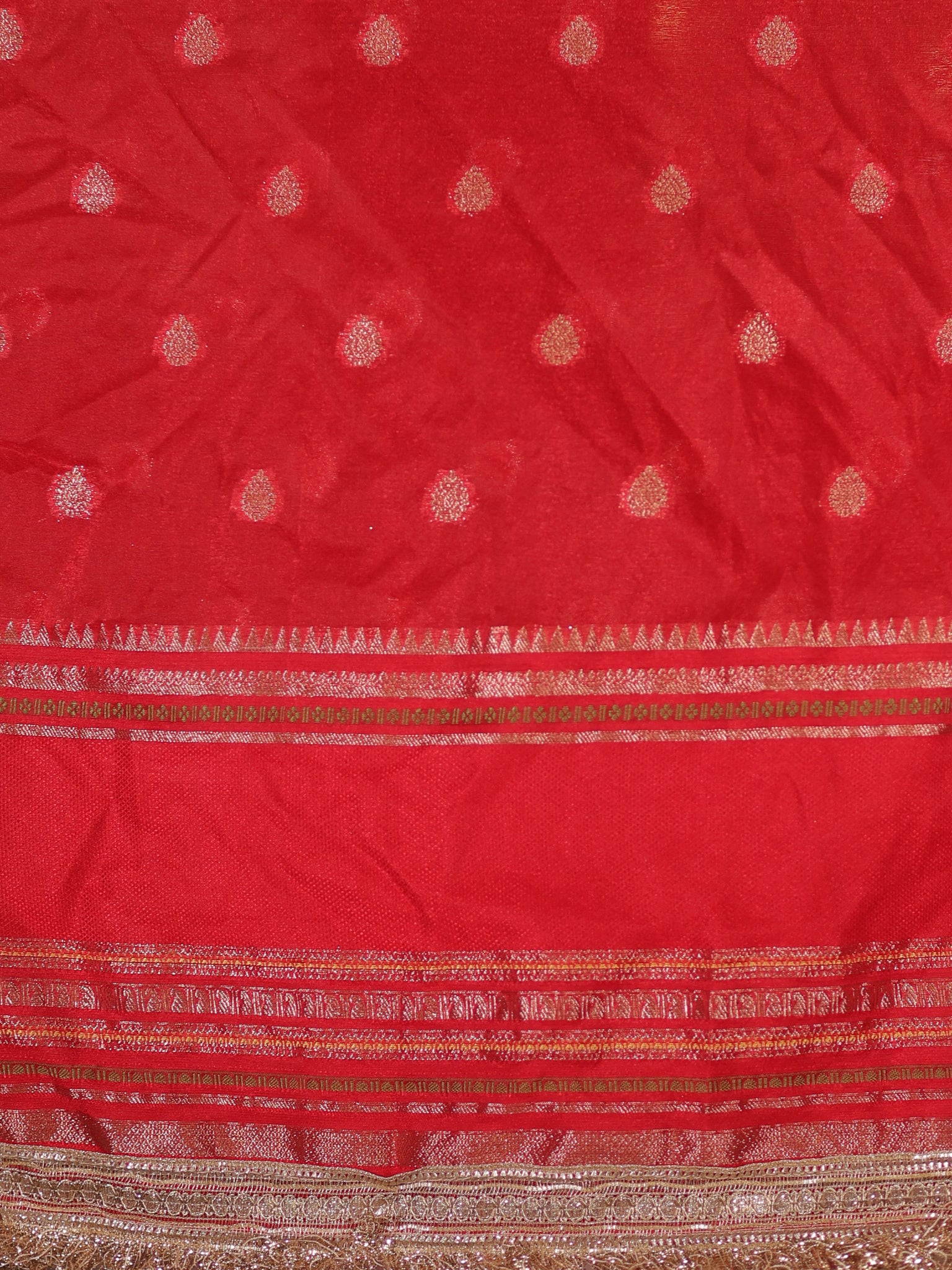 Banarasi Dual Shade Semi Georgette Saree With Lace Border- White & Red